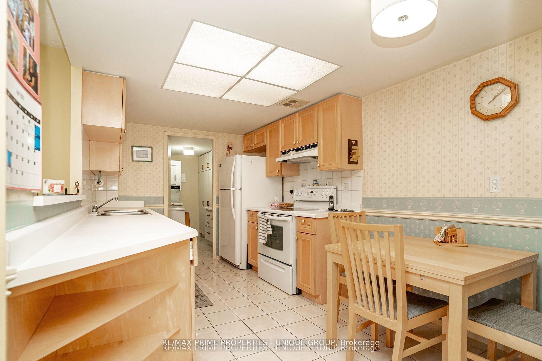 Photo 16 of Unit 209, 33 Weldrick Road E, Richmond Hill, Observatory — HOMEH