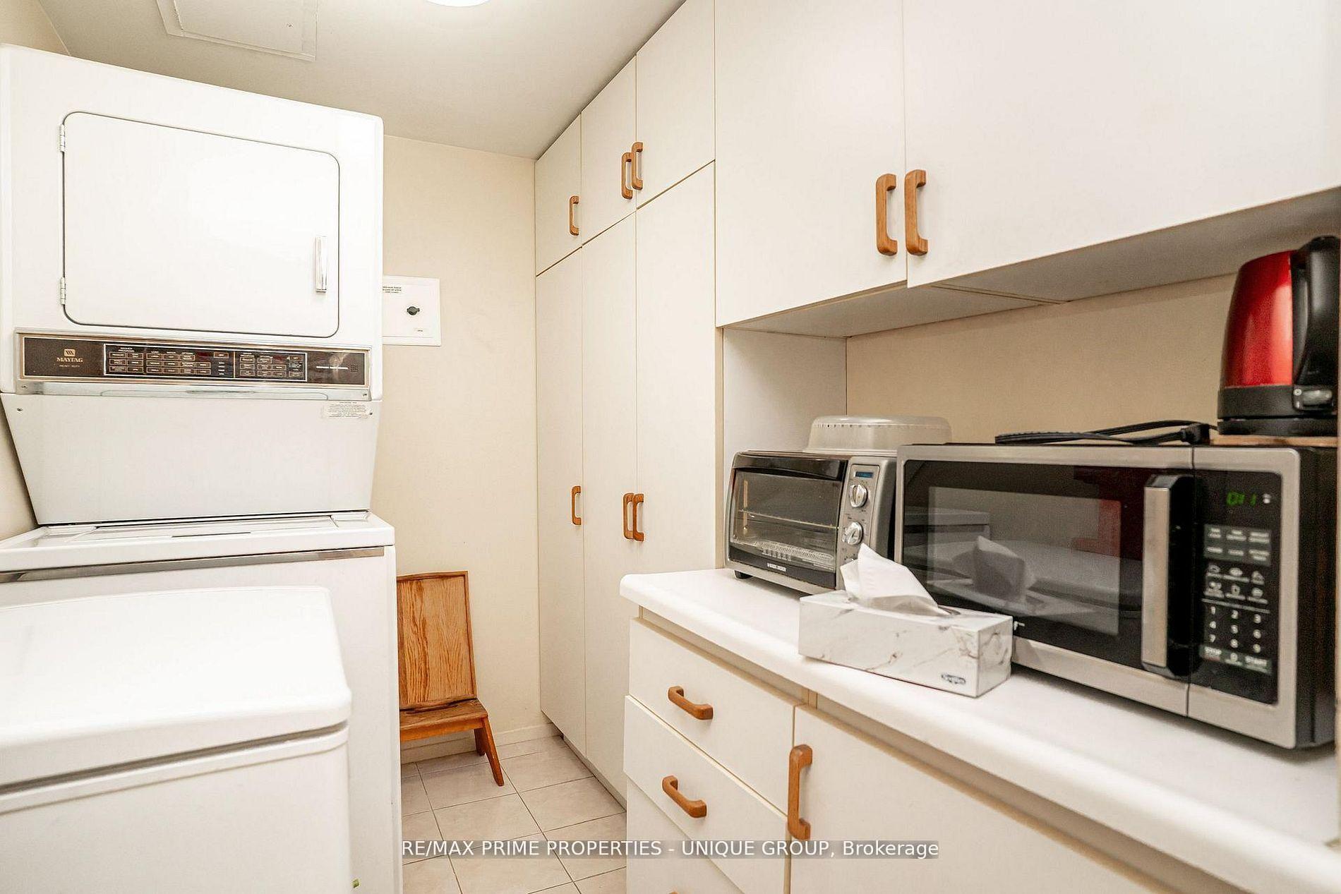 Photo 20 of Unit 209, 33 Weldrick Road E, Richmond Hill, Observatory — HOMEH