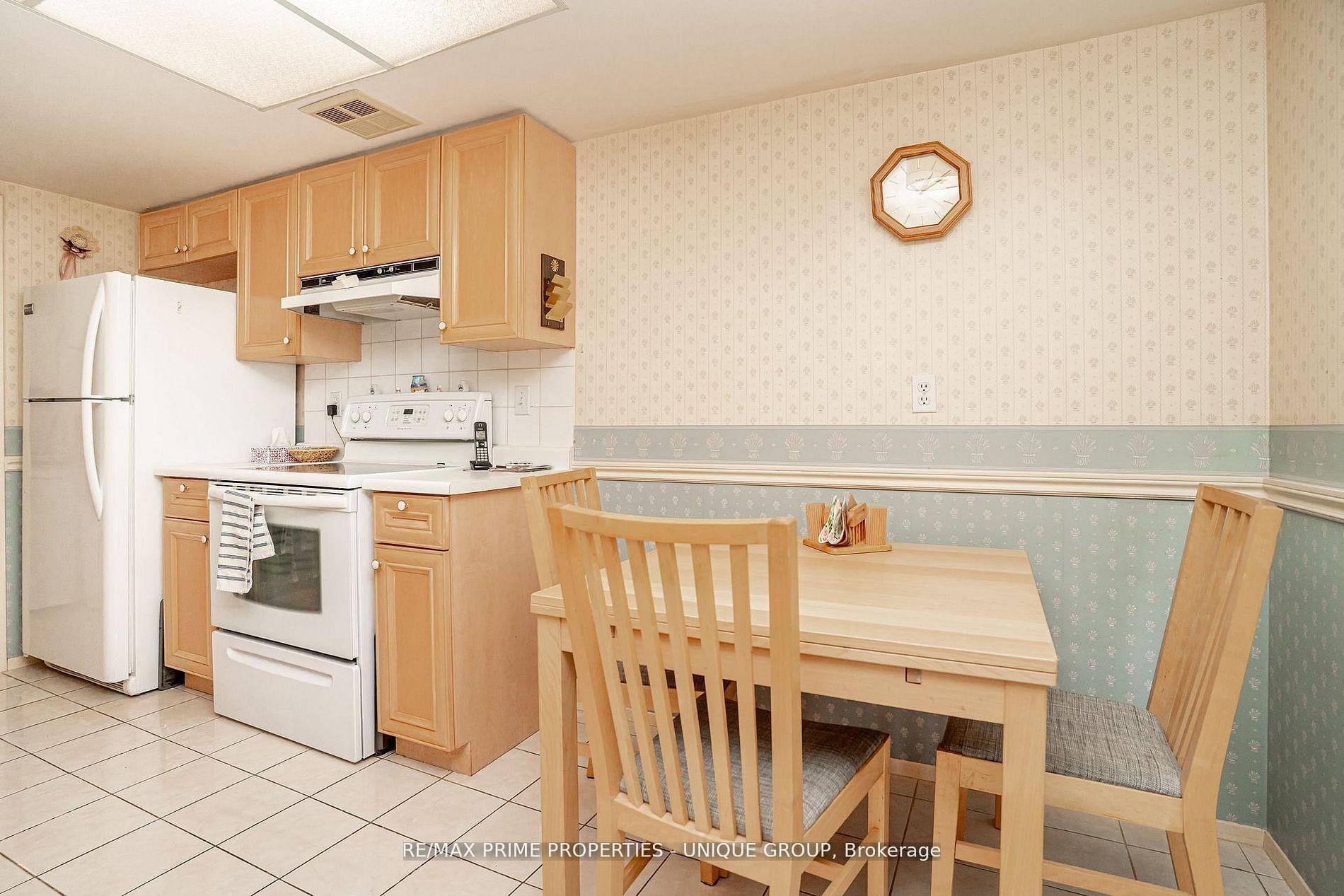 Photo 21 of Unit 209, 33 Weldrick Road E, Richmond Hill, Observatory — HOMEH