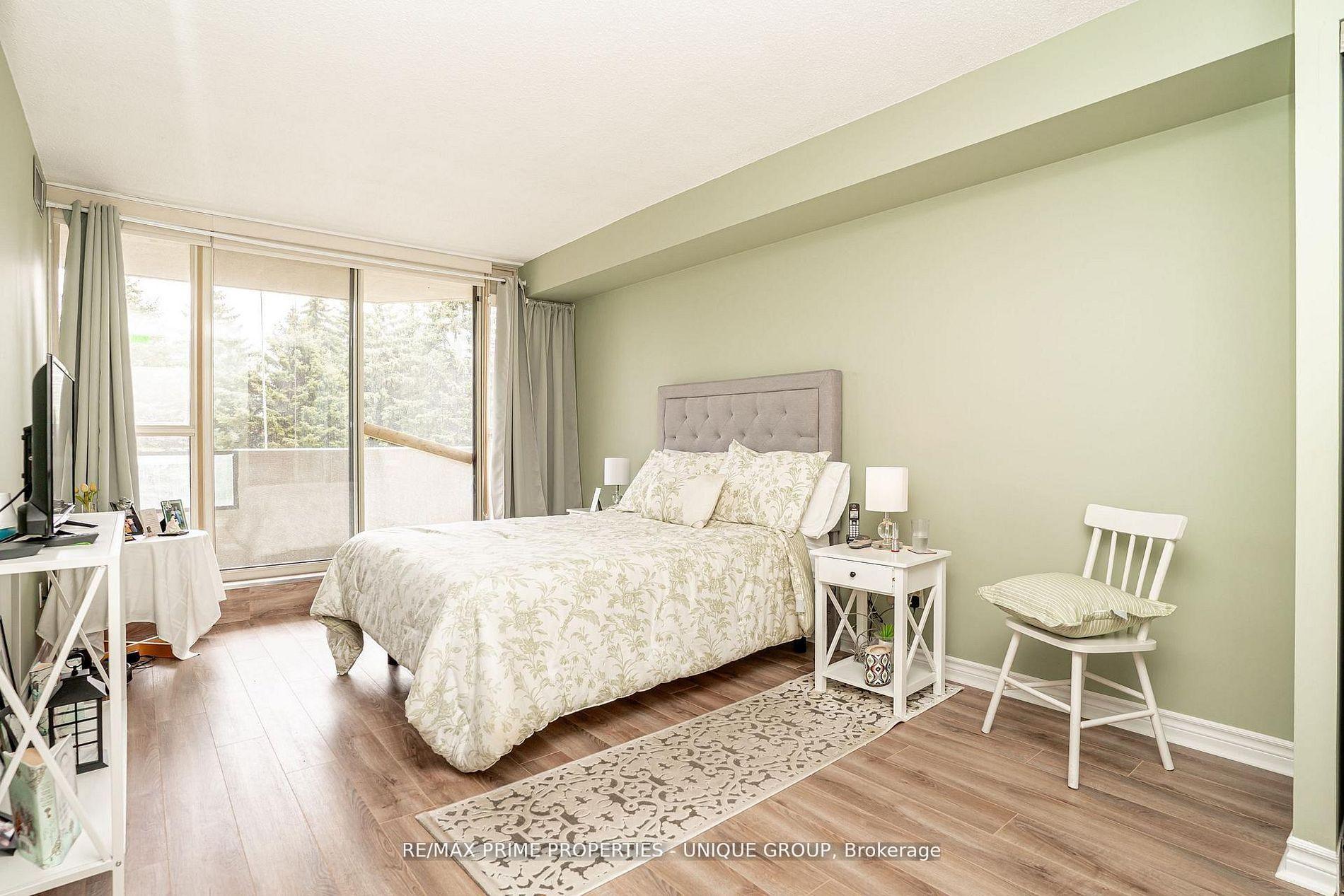 Photo 26 of Unit 209, 33 Weldrick Road E, Richmond Hill, Observatory — HOMEH