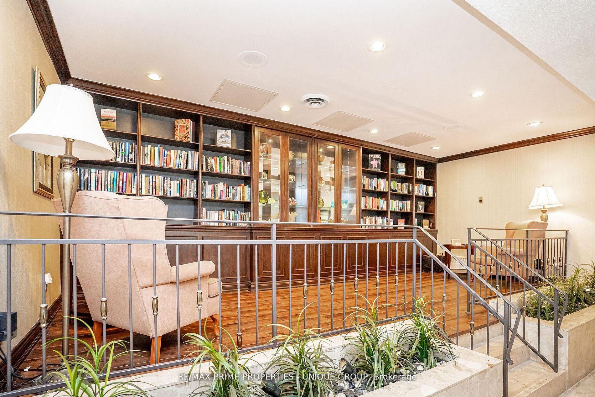 Photo 30 of Unit 209, 33 Weldrick Road E, Richmond Hill, Observatory — HOMEH