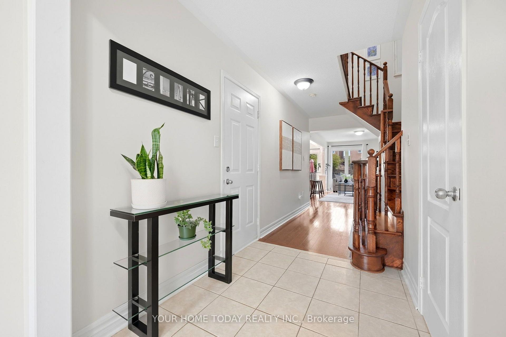 Photo 4 of 76 Snowberry Crescent, Halton Hills, Georgetown — HOMEH