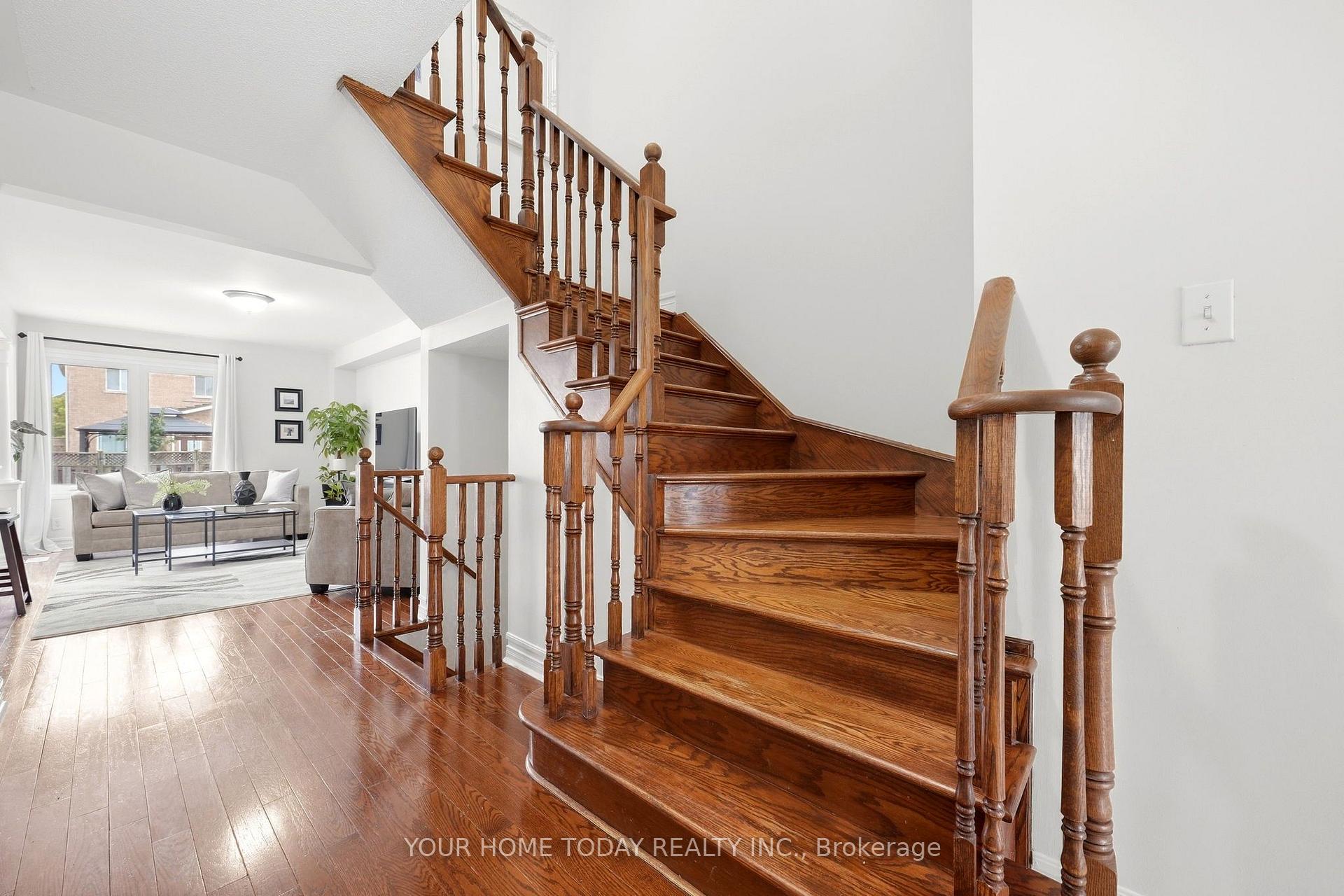 Photo 5 of 76 Snowberry Crescent, Halton Hills, Georgetown — HOMEH