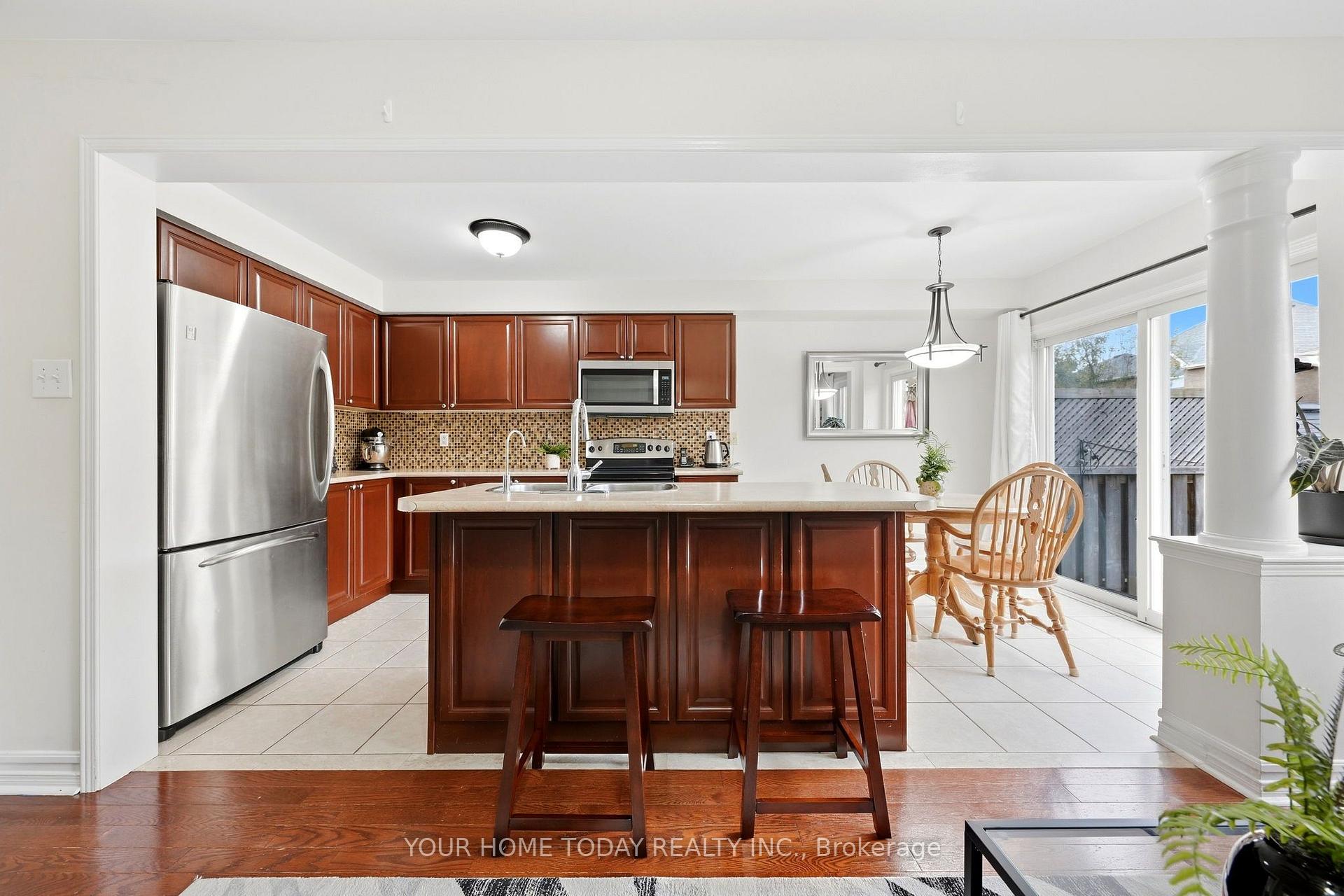 Photo 9 of 76 Snowberry Crescent, Halton Hills, Georgetown — HOMEH