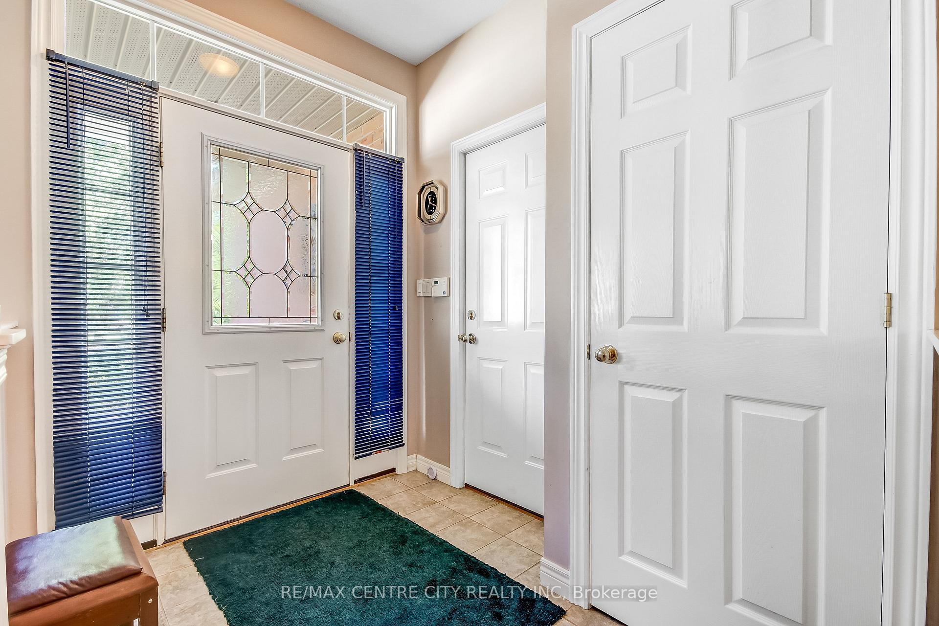 Photo 3 of 22 Harrington Crescent, St. Thomas — HOMEH