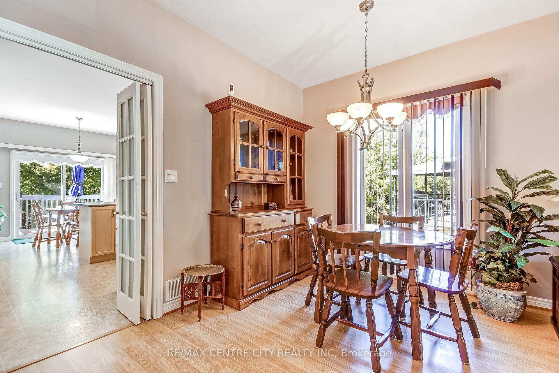 Photo 6 of 22 Harrington Crescent, St. Thomas — HOMEH