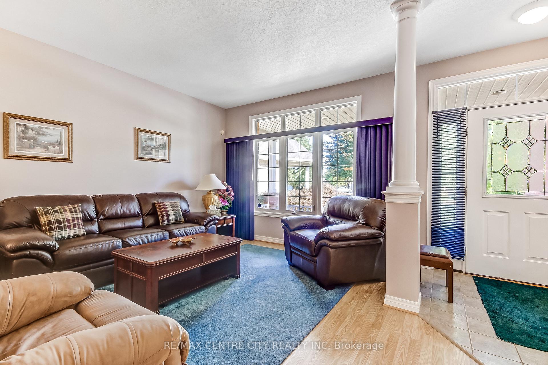 Photo 7 of 22 Harrington Crescent, St. Thomas — HOMEH