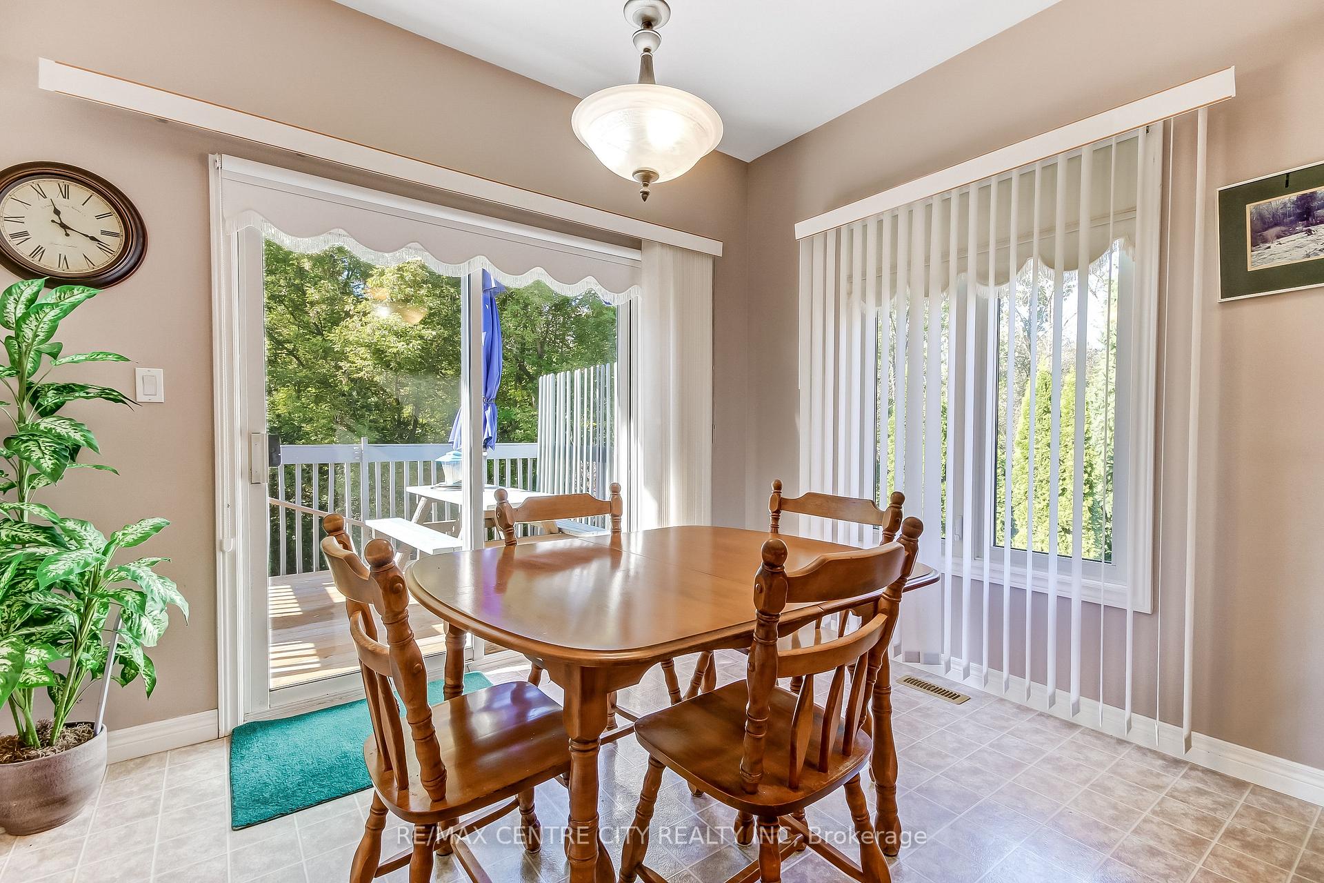 Photo 10 of 22 Harrington Crescent, St. Thomas — HOMEH