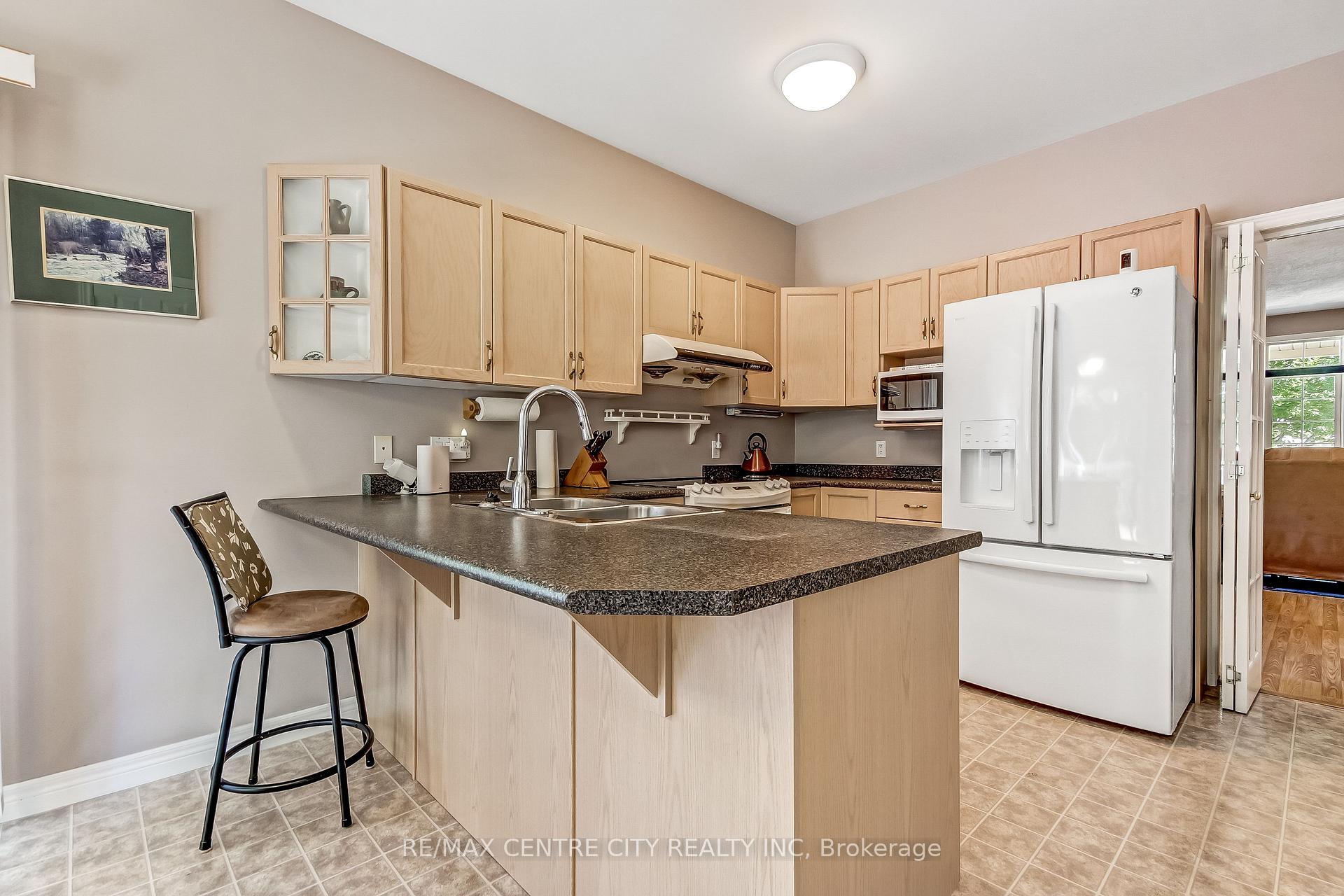 Photo 11 of 22 Harrington Crescent, St. Thomas — HOMEH