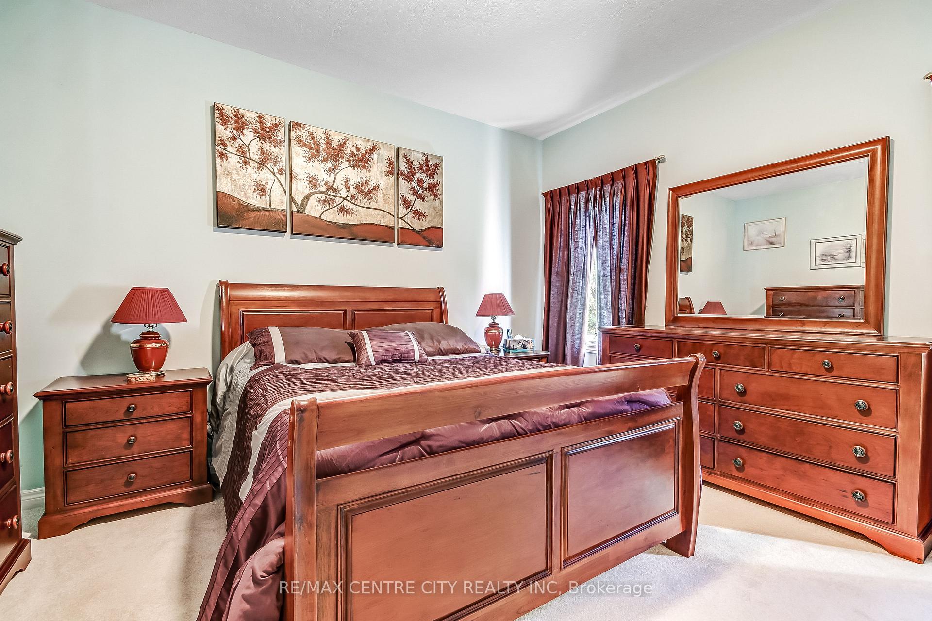 Photo 15 of 22 Harrington Crescent, St. Thomas — HOMEH
