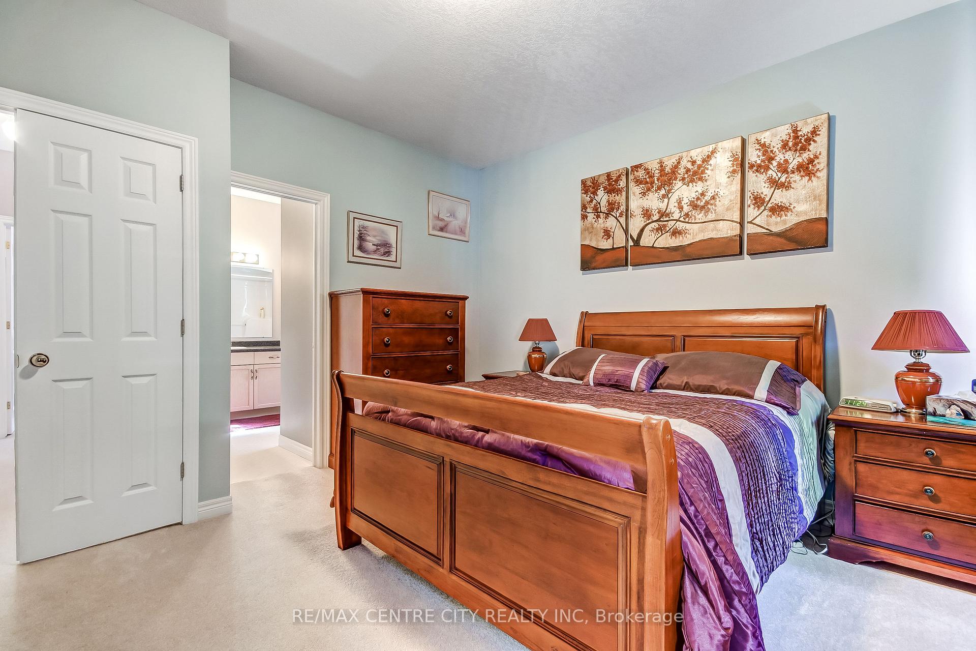 Photo 16 of 22 Harrington Crescent, St. Thomas — HOMEH