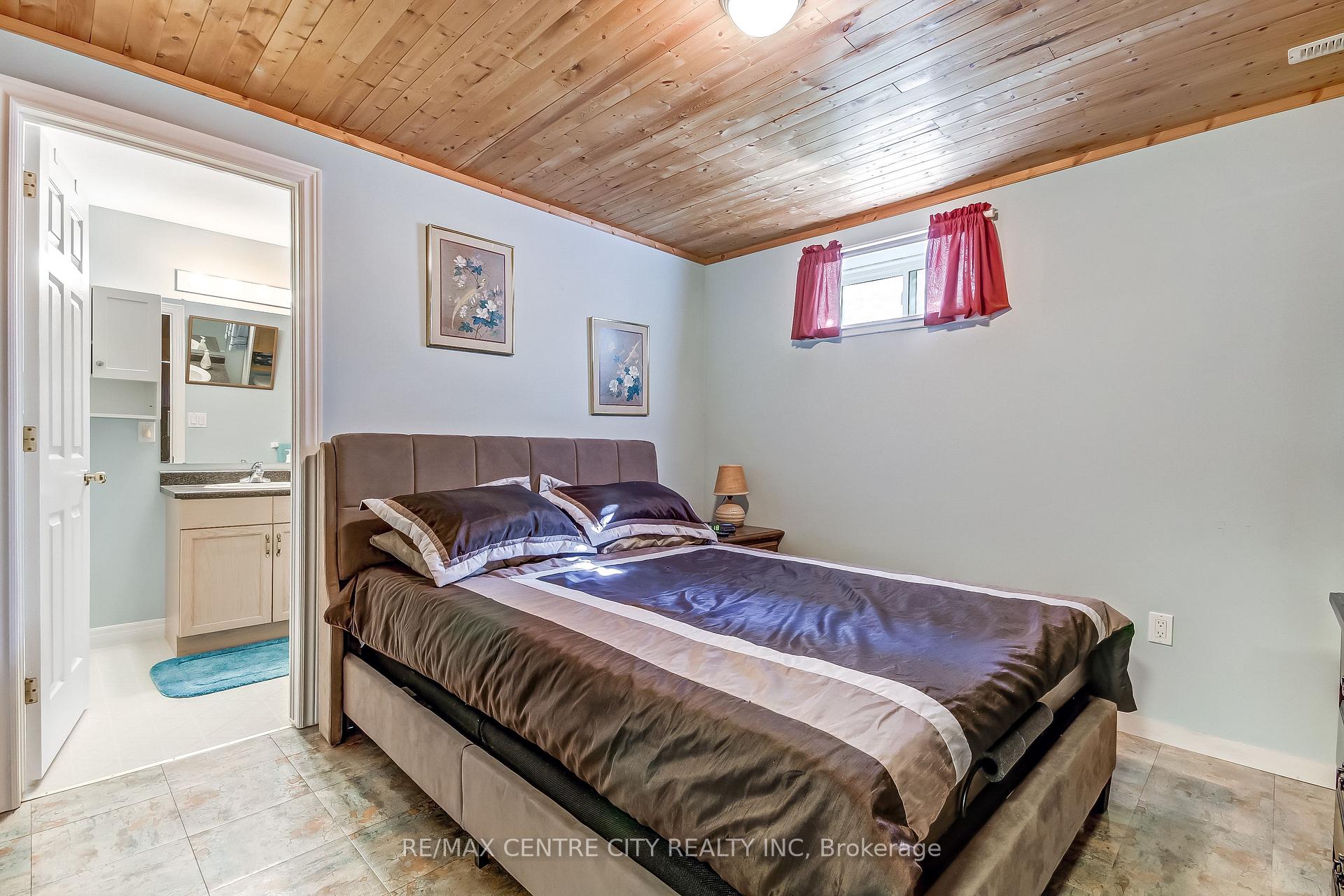 Photo 23 of 22 Harrington Crescent, St. Thomas — HOMEH