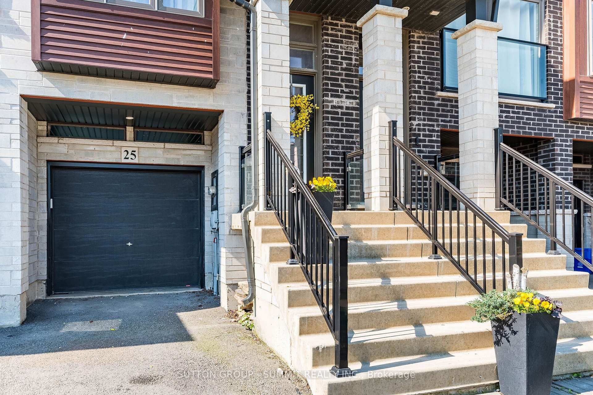 Photo 6 of 25 Soho Street, Hamilton, Stoney Creek Mountain — HOMEH