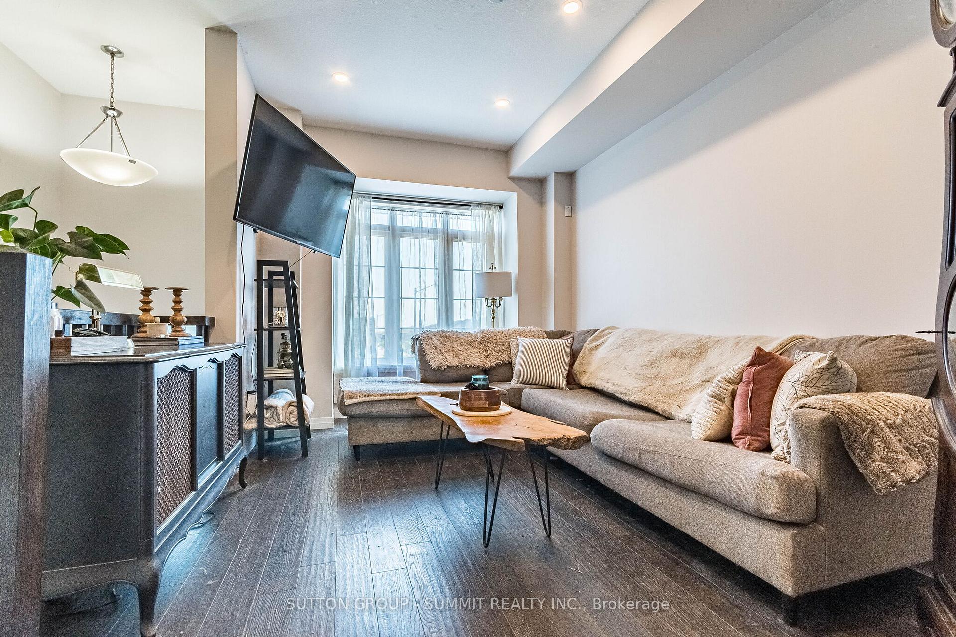 Photo 10 of 25 Soho Street, Hamilton, Stoney Creek Mountain — HOMEH