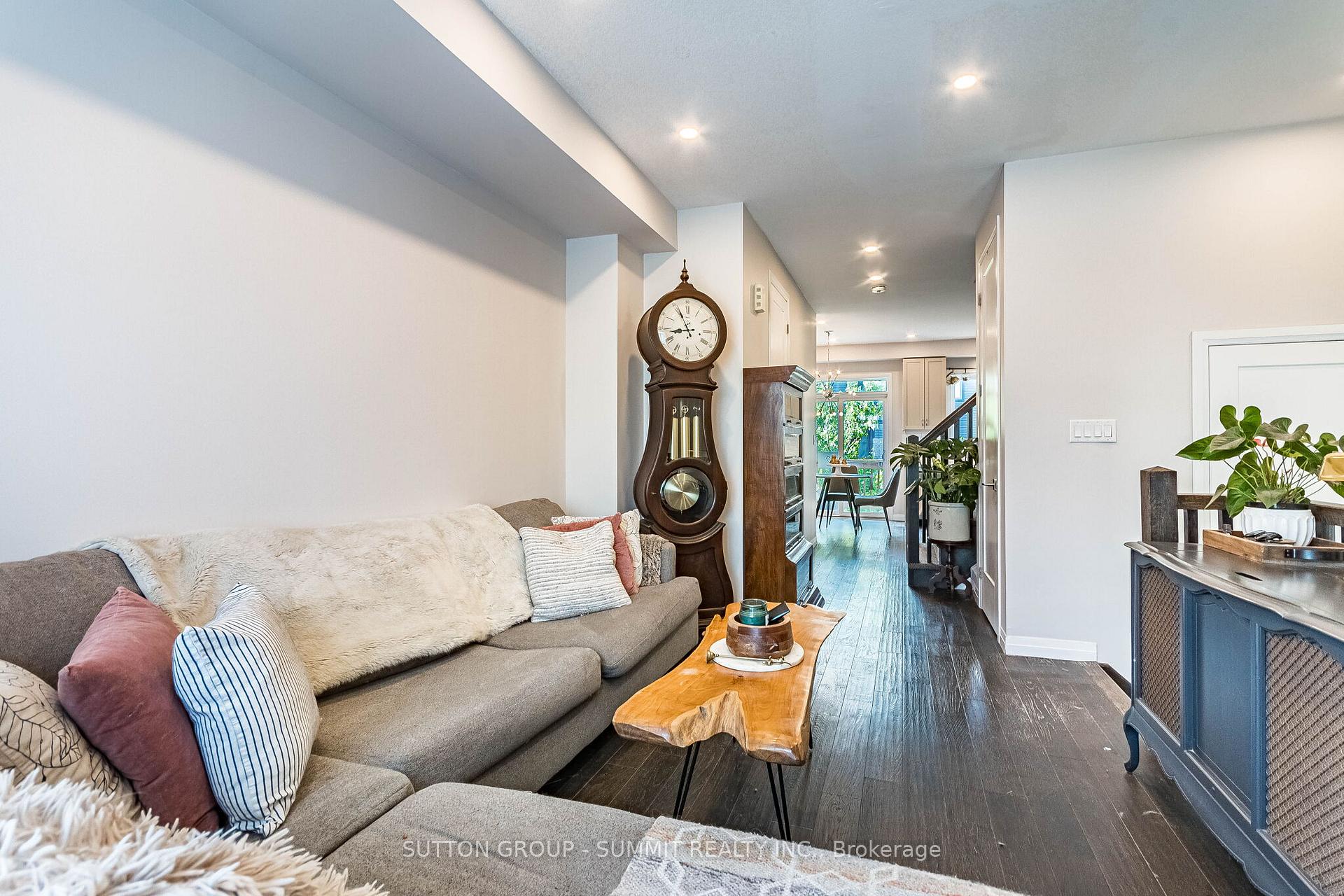 Photo 13 of 25 Soho Street, Hamilton, Stoney Creek Mountain — HOMEH