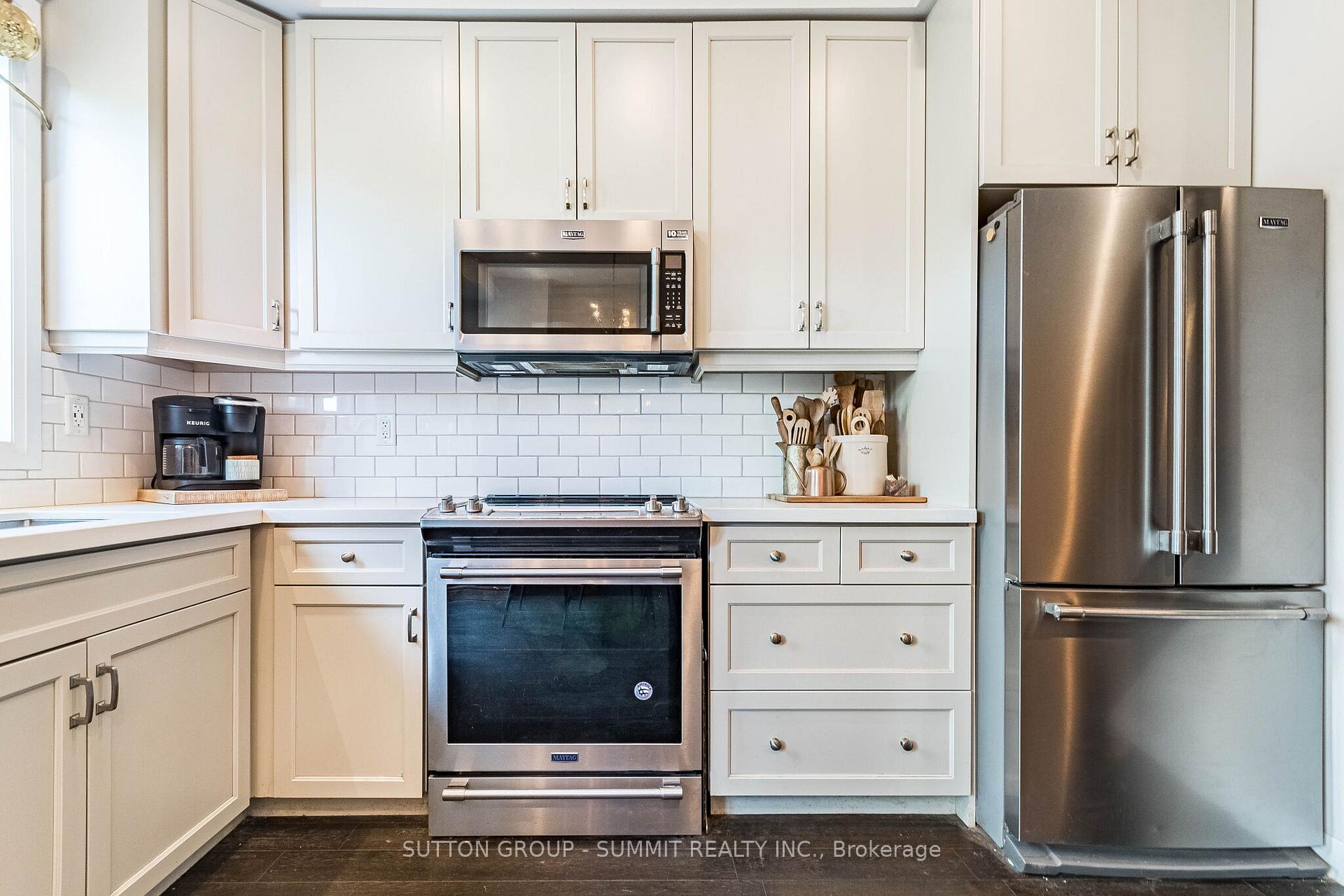 Photo 23 of 25 Soho Street, Hamilton, Stoney Creek Mountain — HOMEH