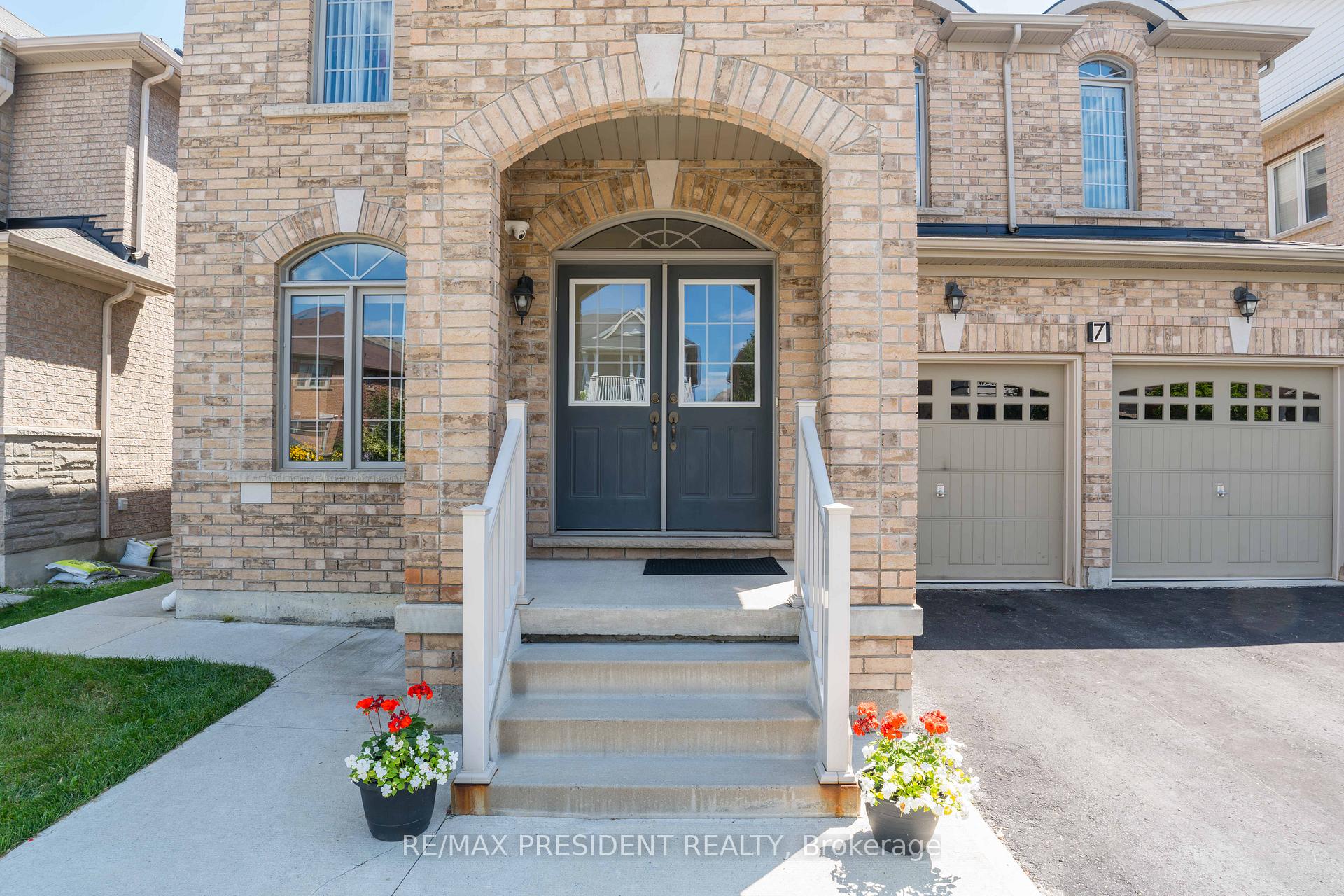 Photo 3 of 7 Wellpark Way, Brampton, Bram East — HOMEH