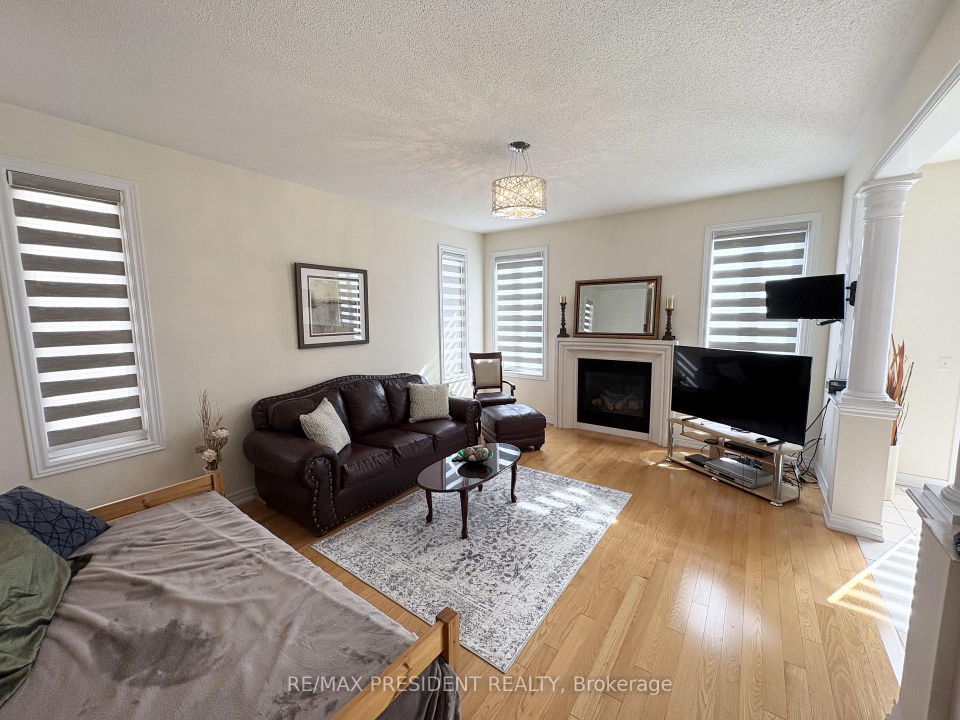 Photo 10 of 7 Wellpark Way, Brampton, Bram East — HOMEH