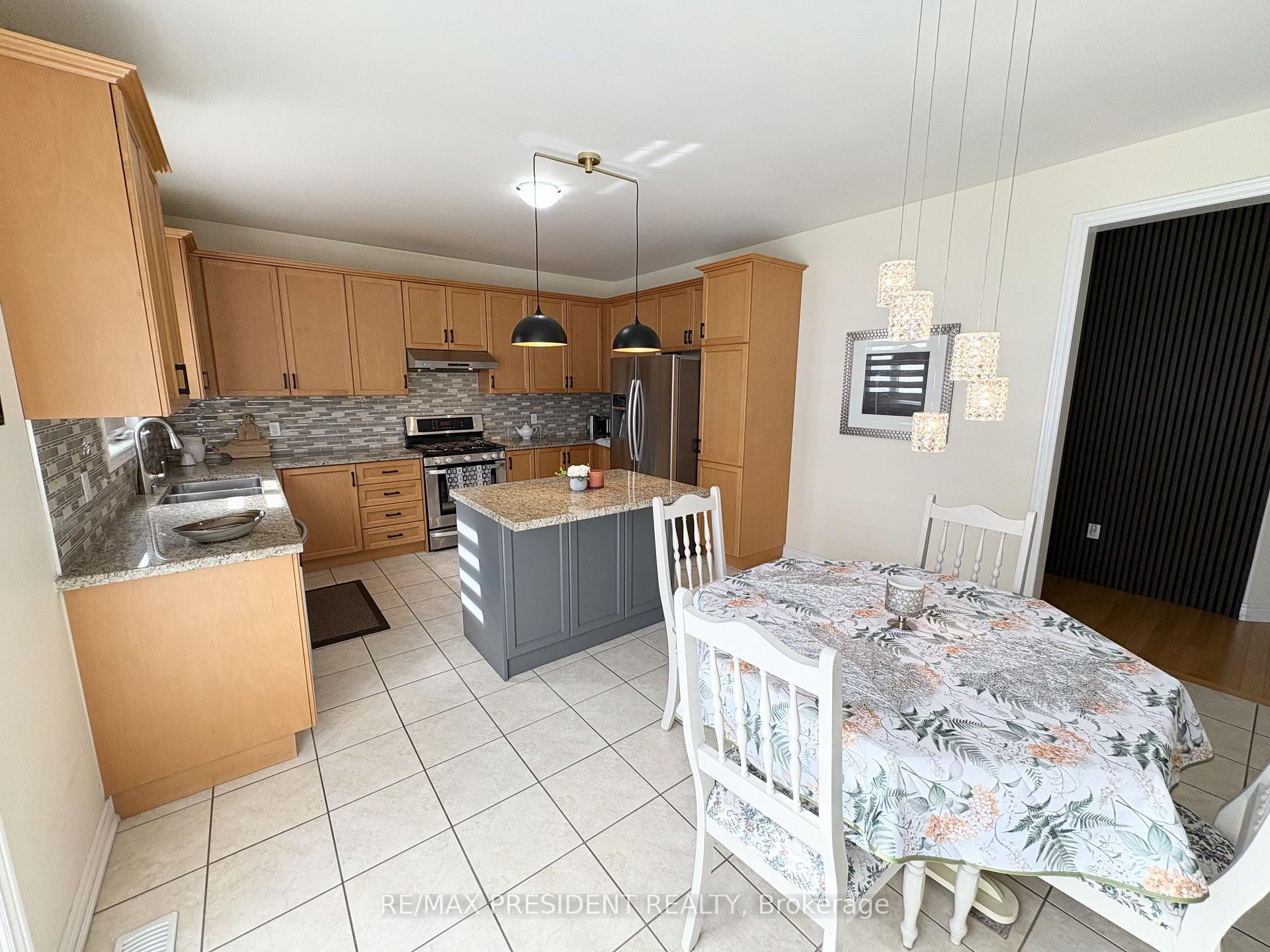 Photo 13 of 7 Wellpark Way, Brampton, Bram East — HOMEH