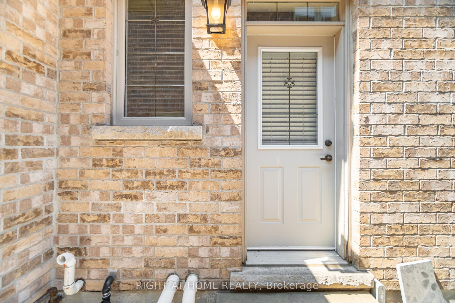 Photo 42 of 58 Johnston Avenue, North York, Lansing-Westgate — HOMEH