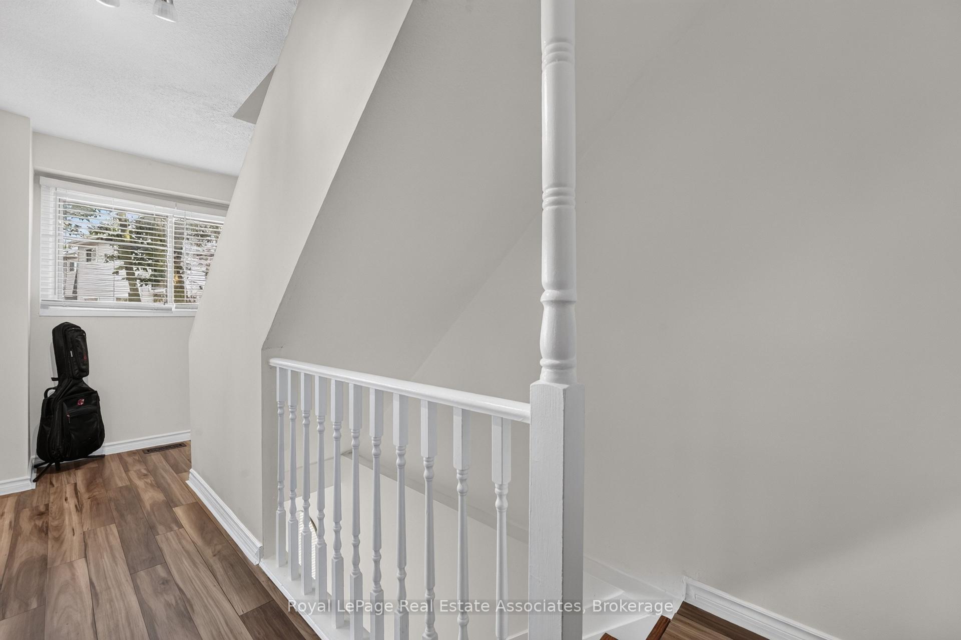 Photo 18 of 6 Ellerslie Road, Brampton, Southgate — HOMEH