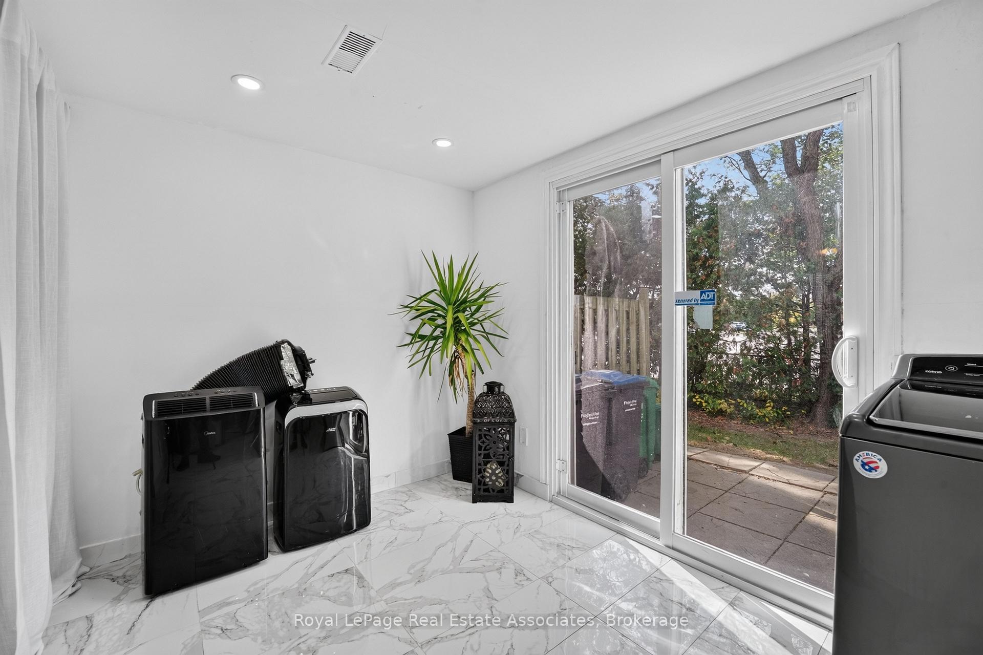 Photo 34 of 6 Ellerslie Road, Brampton, Southgate — HOMEH