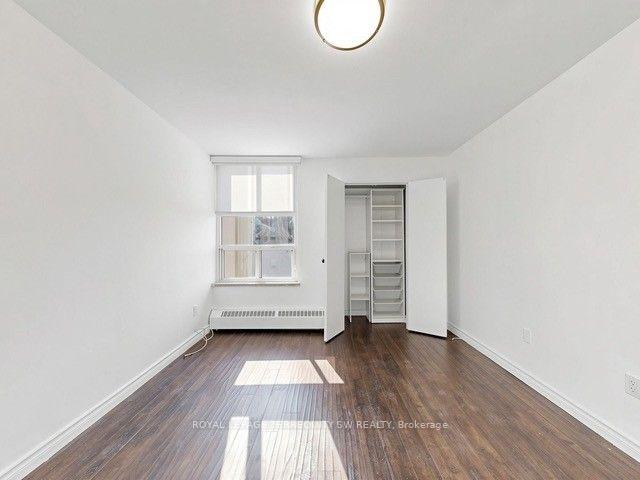 Photo of Unit 2301, 360 Ridelle Ave