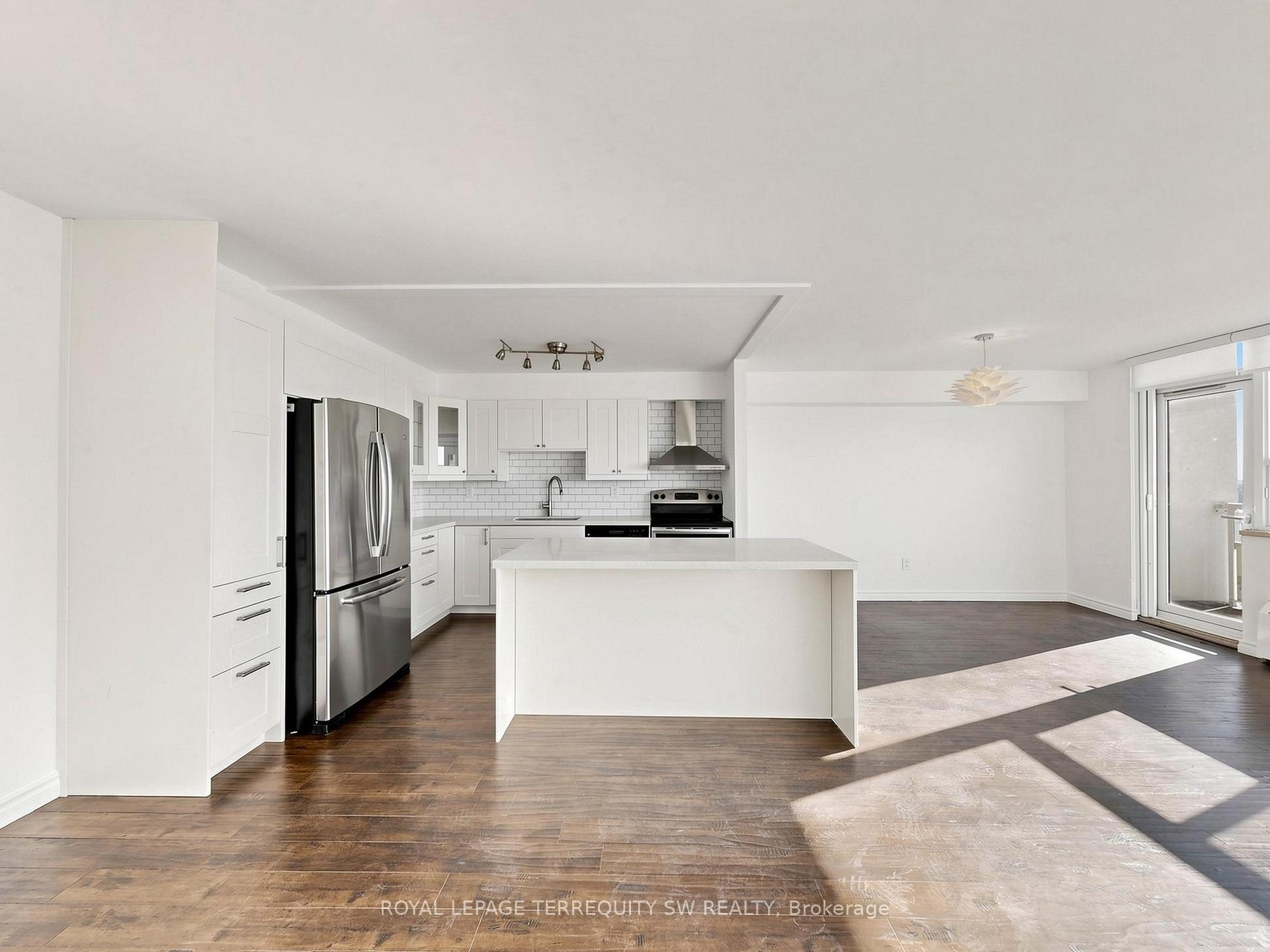 Photo of Unit 2301, 360 Ridelle Ave