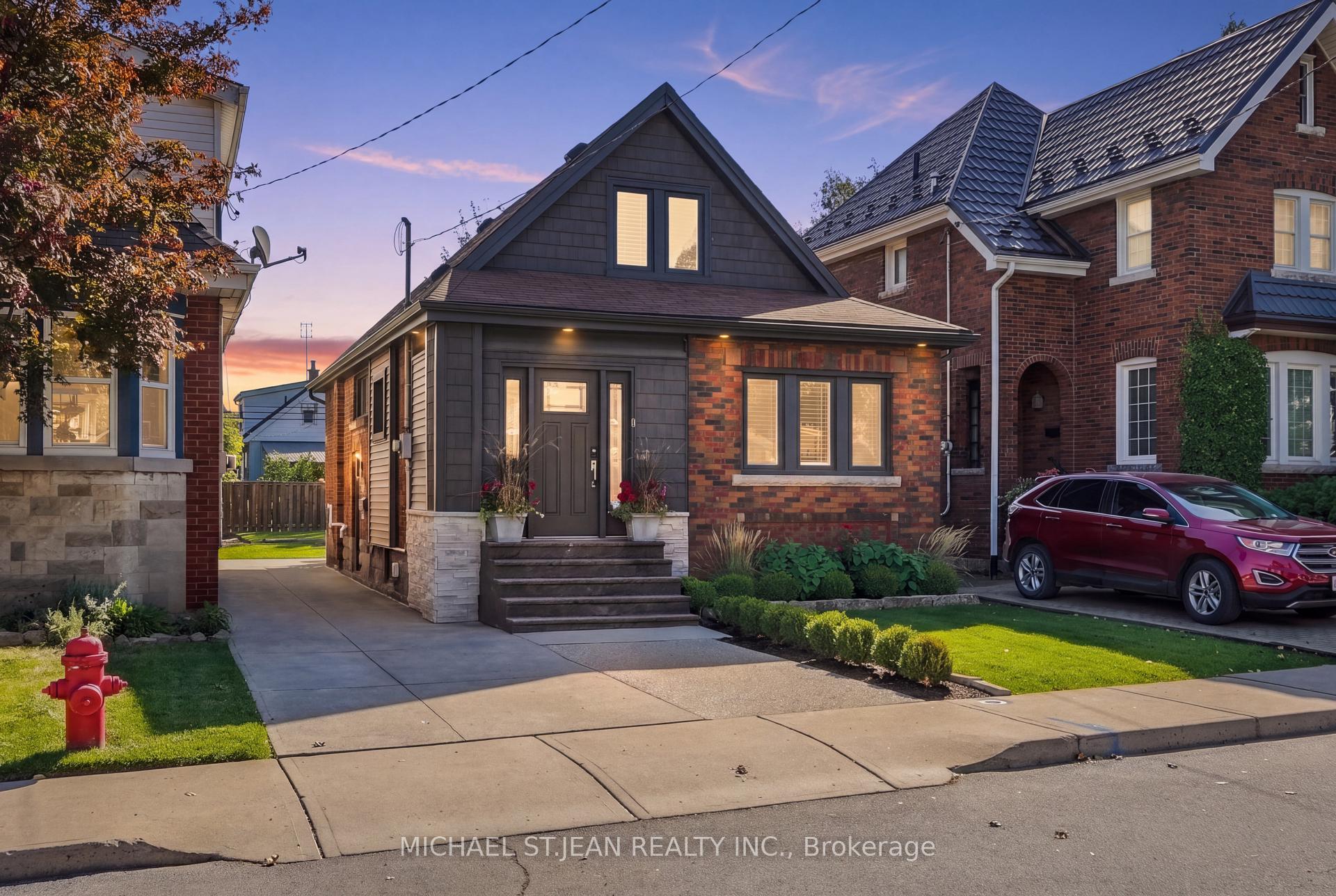 Photo of 77 Houghton Avenue S
