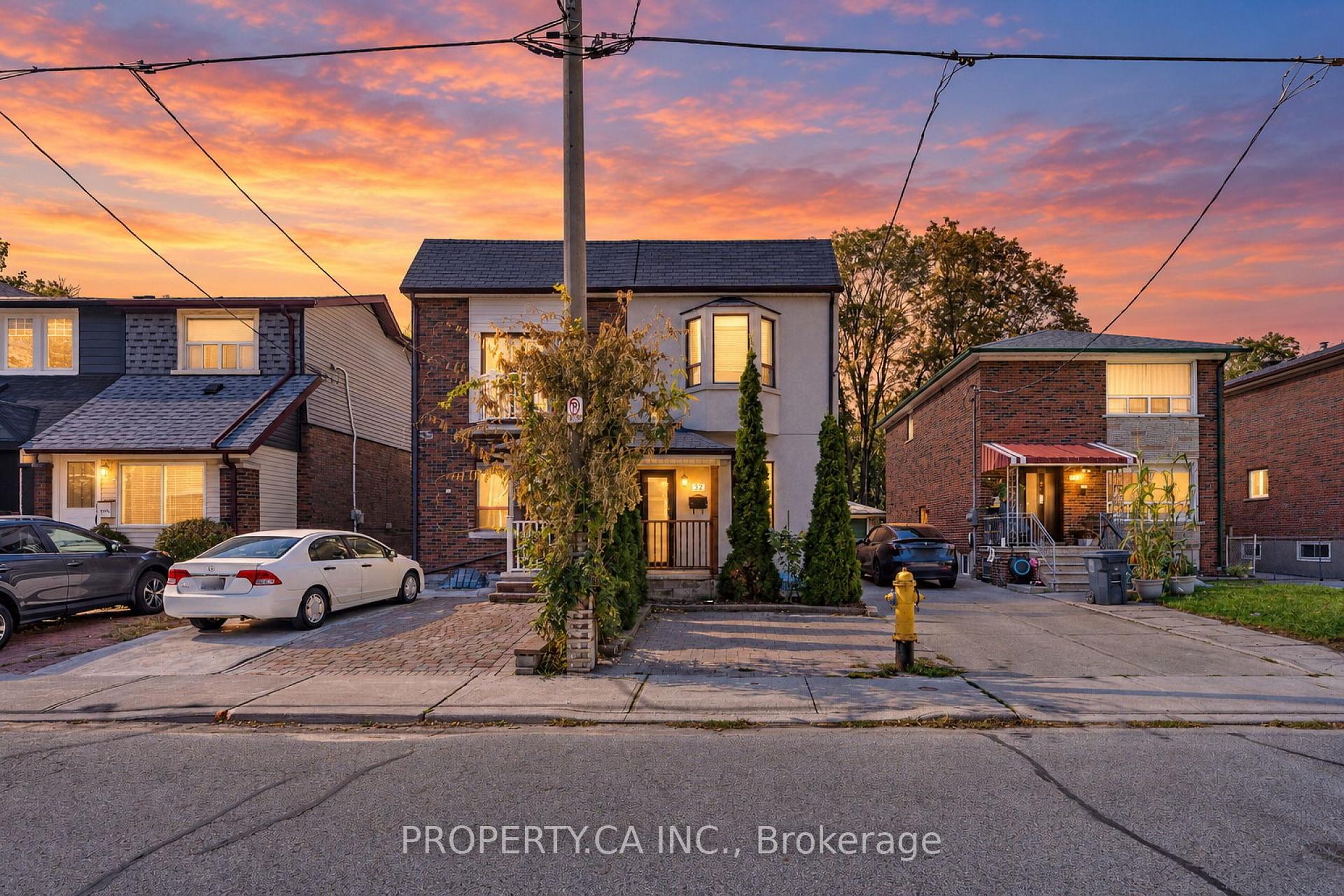 Photo 2 of 32 Frankdale Avenue, Toronto, Danforth Village-East York — HOMEH