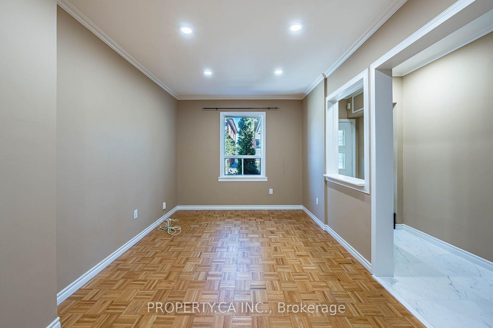 Photo 11 of 32 Frankdale Avenue, Toronto, Danforth Village-East York — HOMEH