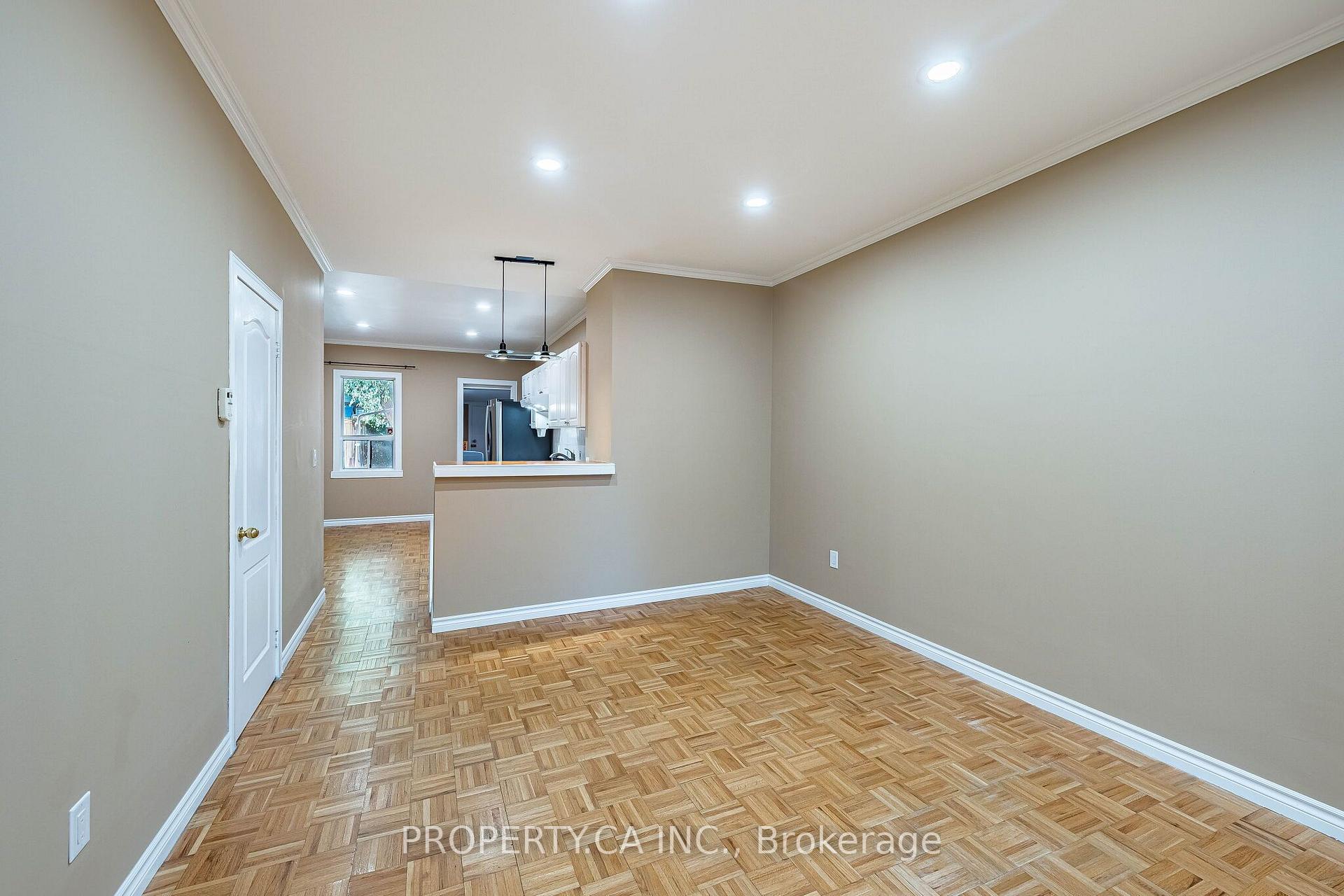 Photo 14 of 32 Frankdale Avenue, Toronto, Danforth Village-East York — HOMEH