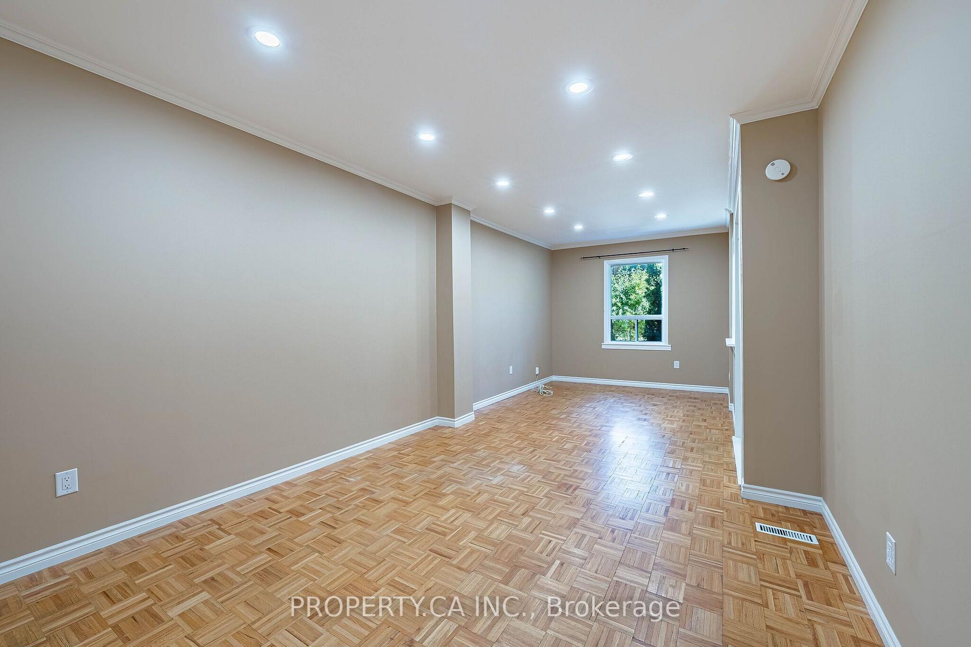 Photo 15 of 32 Frankdale Avenue, Toronto, Danforth Village-East York — HOMEH