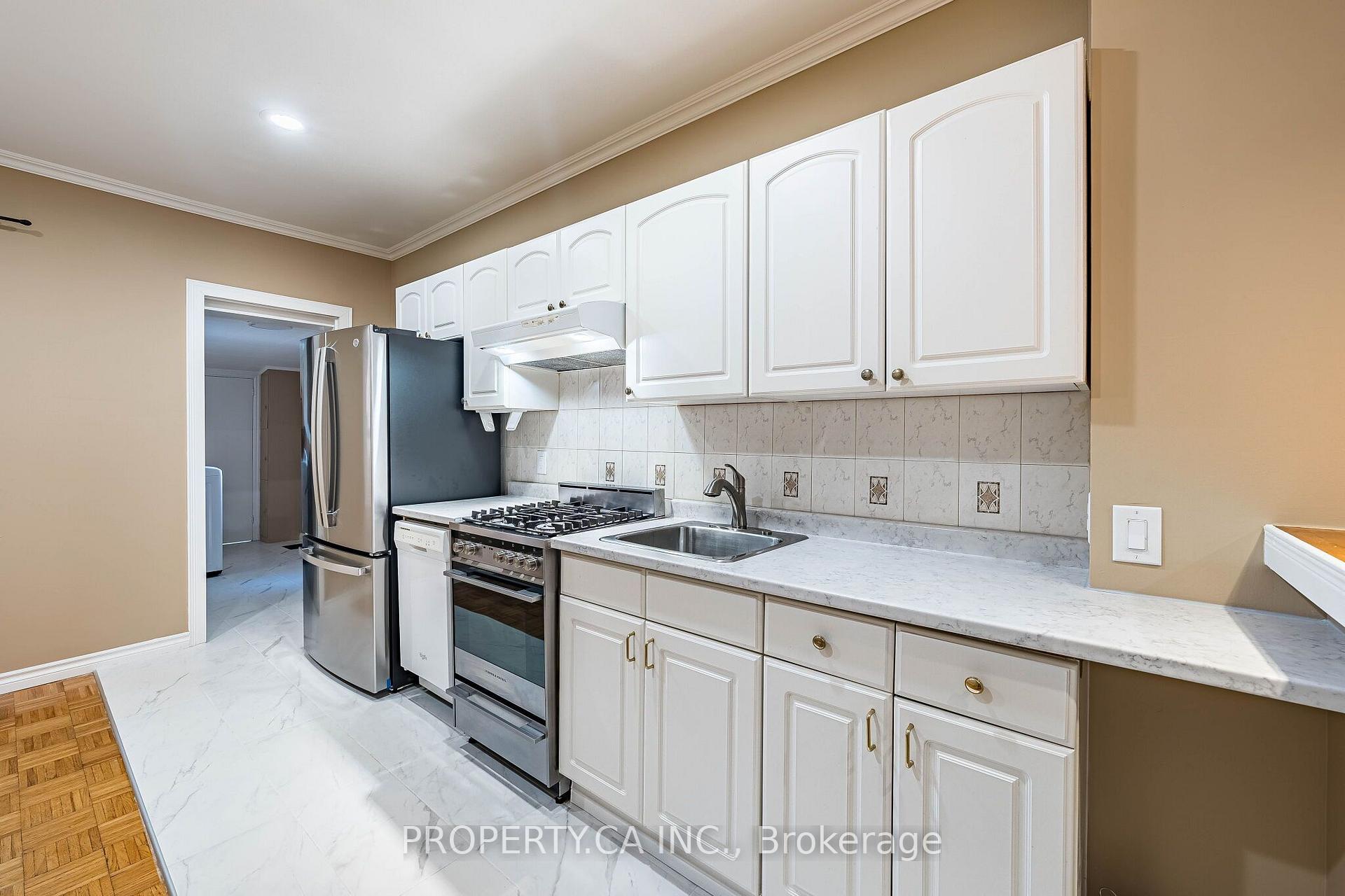 Photo 18 of 32 Frankdale Avenue, Toronto, Danforth Village-East York — HOMEH