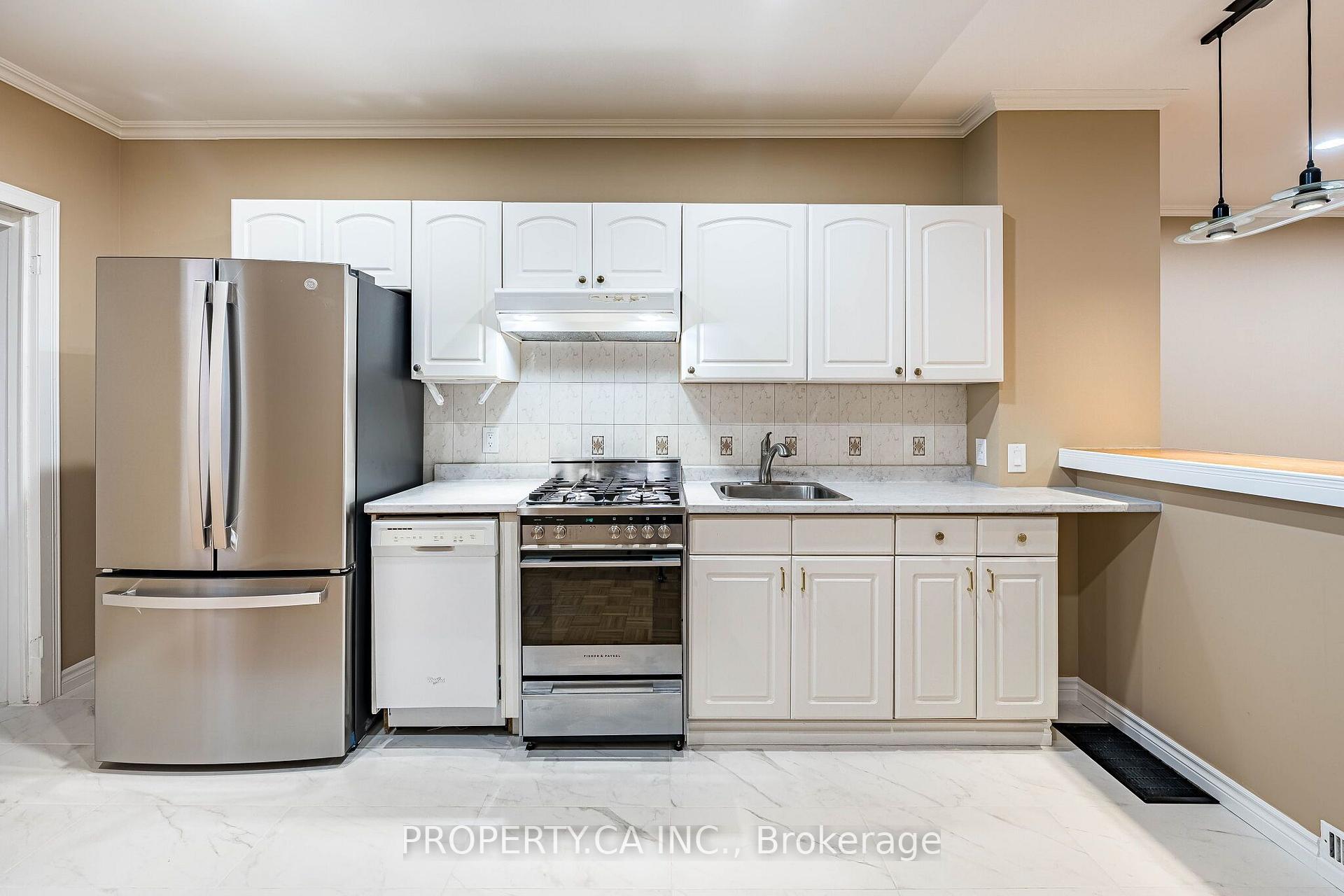 Photo 19 of 32 Frankdale Avenue, Toronto, Danforth Village-East York — HOMEH