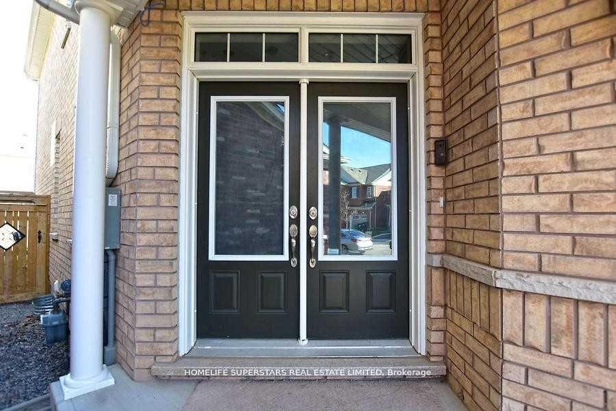 Photo 3 of 63 Enford Crescent, Brampton, Northwest Brampton — HOMEH