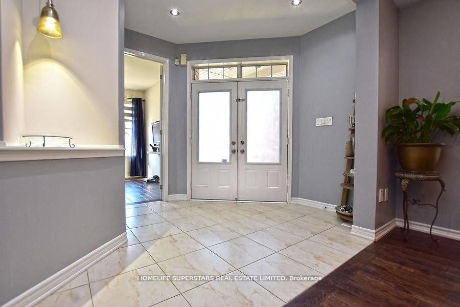 Photo 4 of 63 Enford Crescent, Brampton, Northwest Brampton — HOMEH