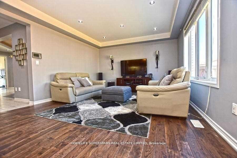 Photo 8 of 63 Enford Crescent, Brampton, Northwest Brampton — HOMEH