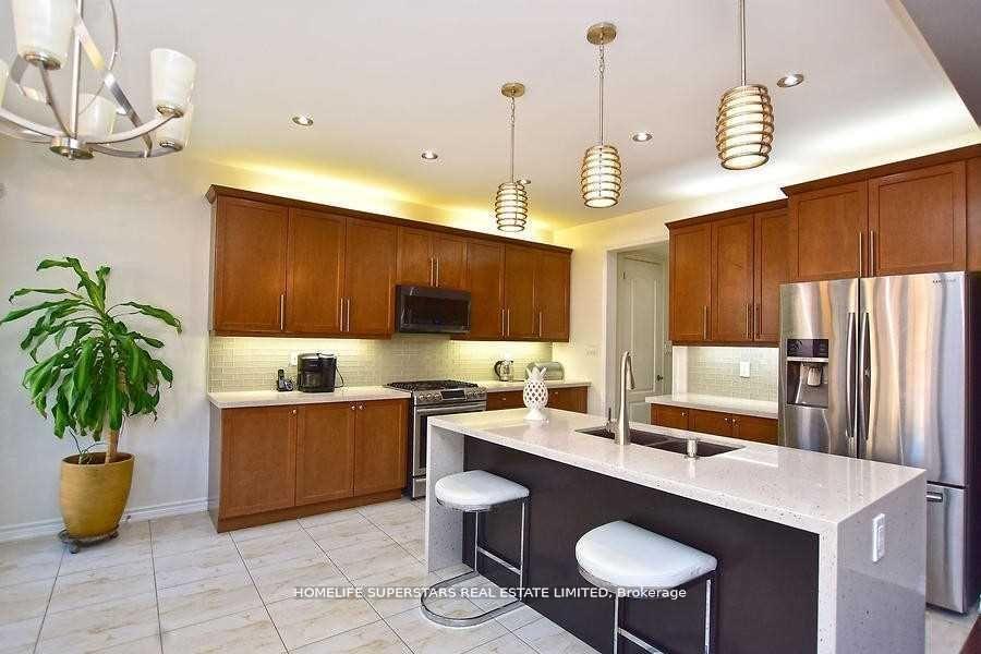 Photo 10 of 63 Enford Crescent, Brampton, Northwest Brampton — HOMEH