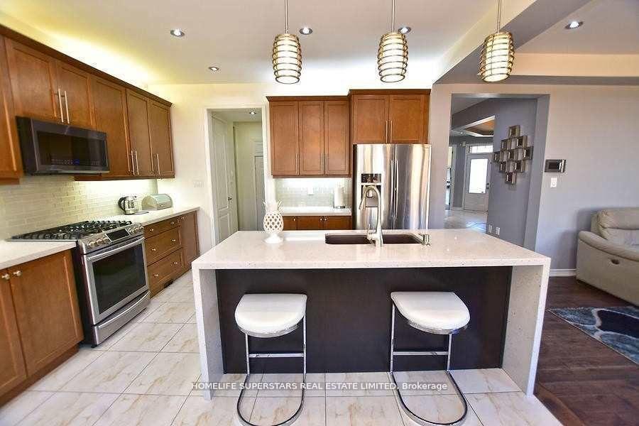 Photo 12 of 63 Enford Crescent, Brampton, Northwest Brampton — HOMEH