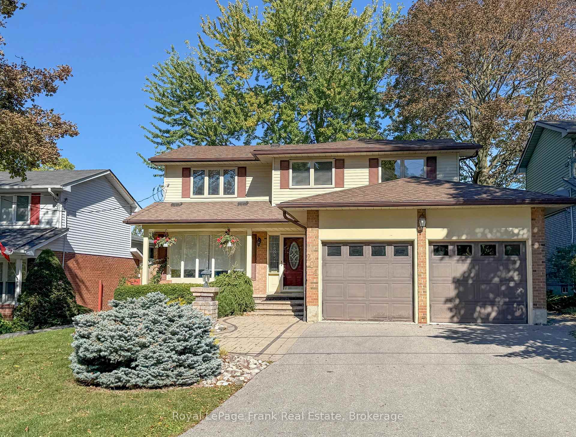 Photo 2 of 204 St John Street E, Whitby, Downtown Whitby — HOMEH