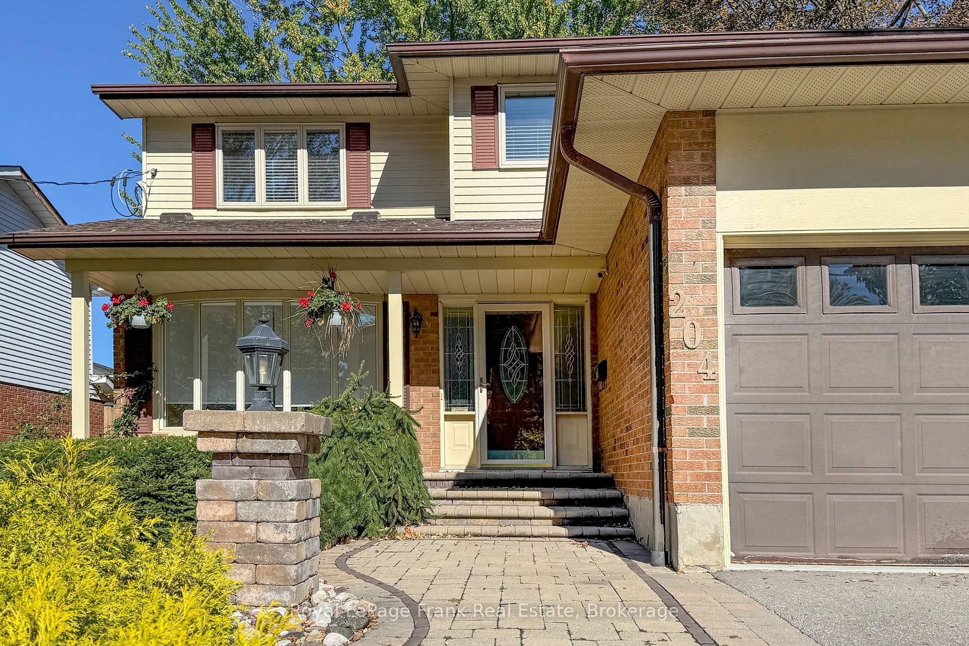 Photo 3 of 204 St John Street E, Whitby, Downtown Whitby — HOMEH