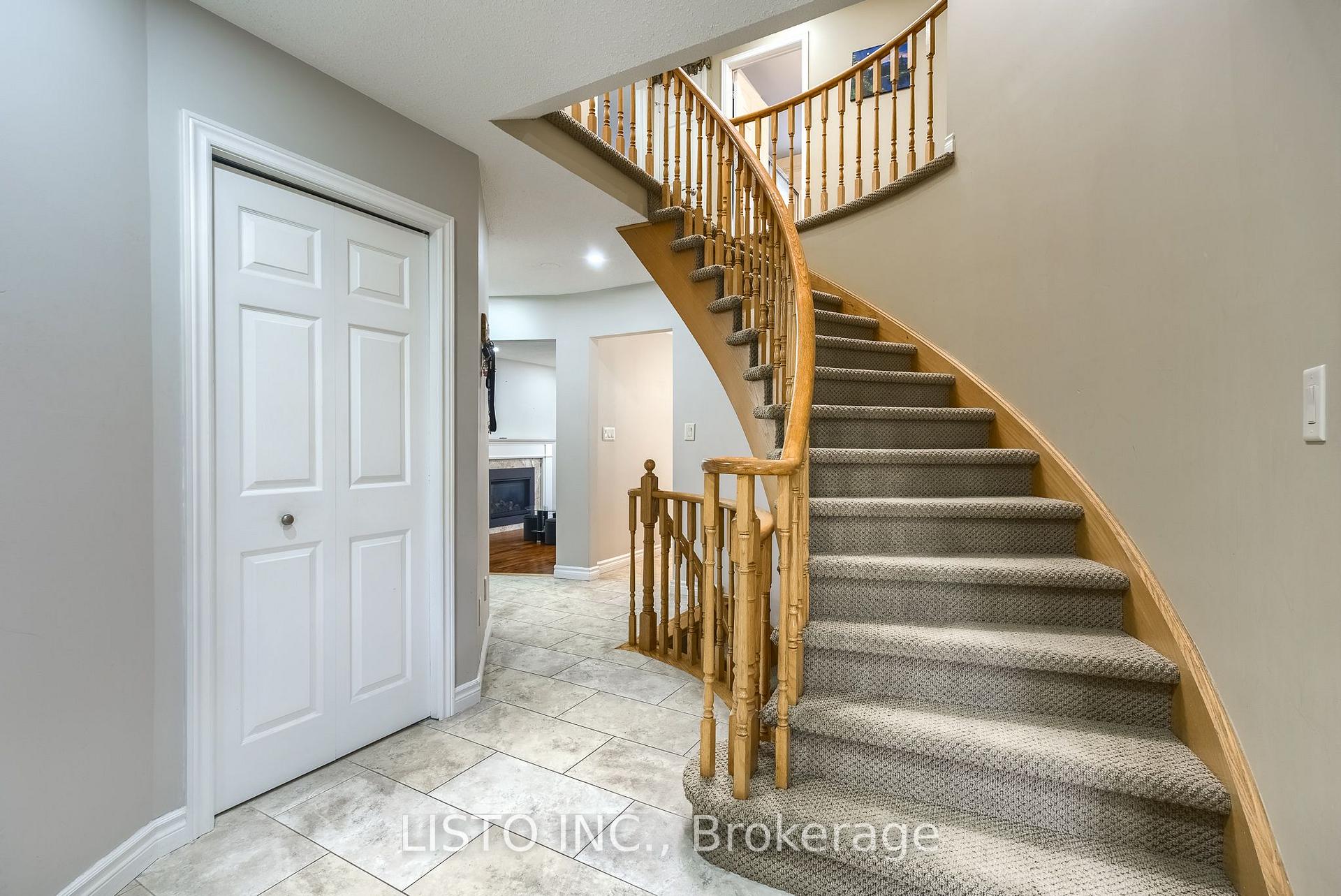 Photo 8 of 681 Whistler Drive, Oshawa, Northglen — HOMEH