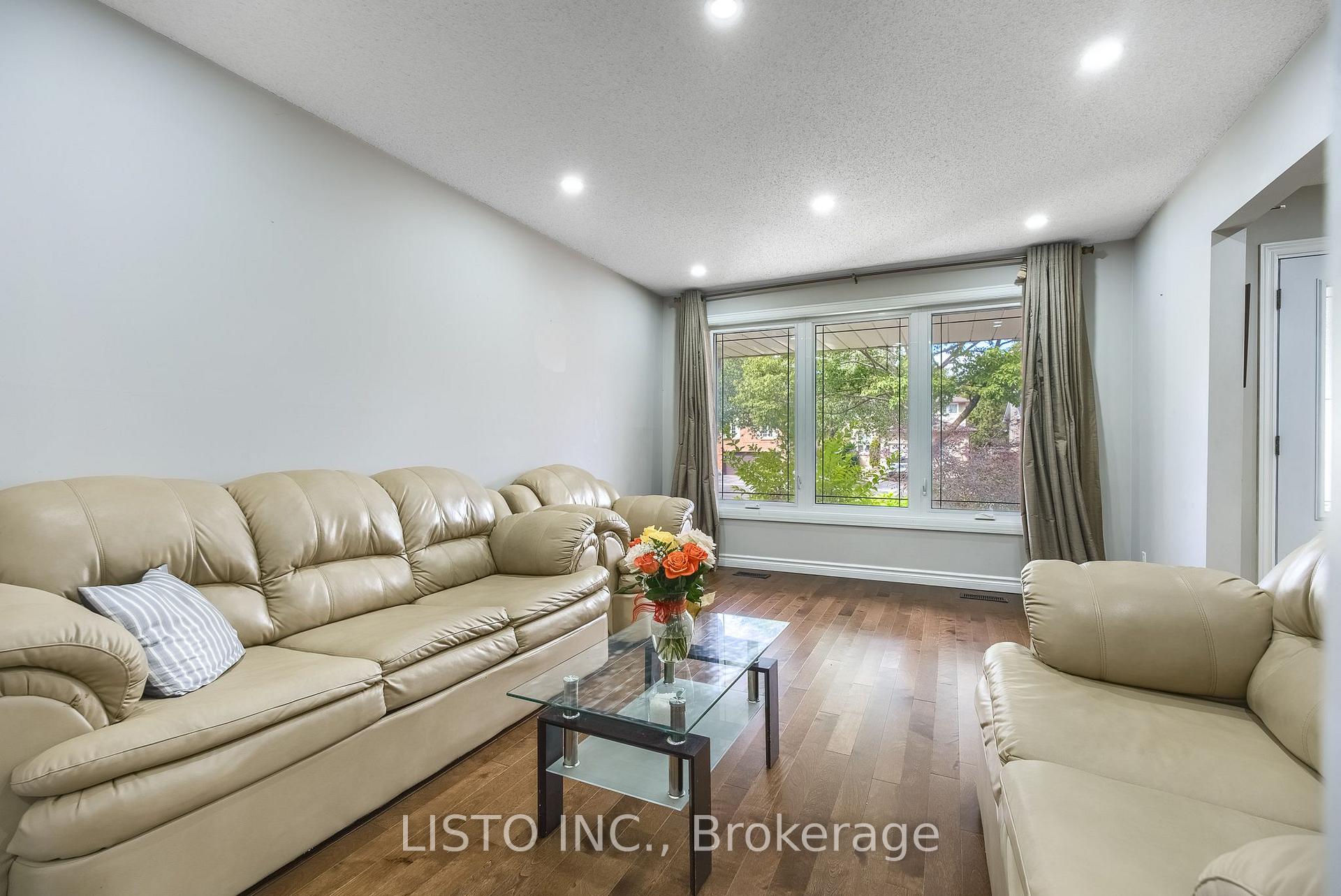 Photo 11 of 681 Whistler Drive, Oshawa, Northglen — HOMEH