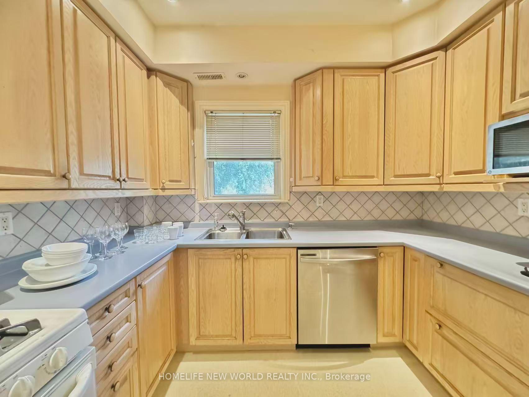 Photo 6 of Unit Main FL, 630 Lonsdale Road, Toronto, Forest Hill South — HOMEH