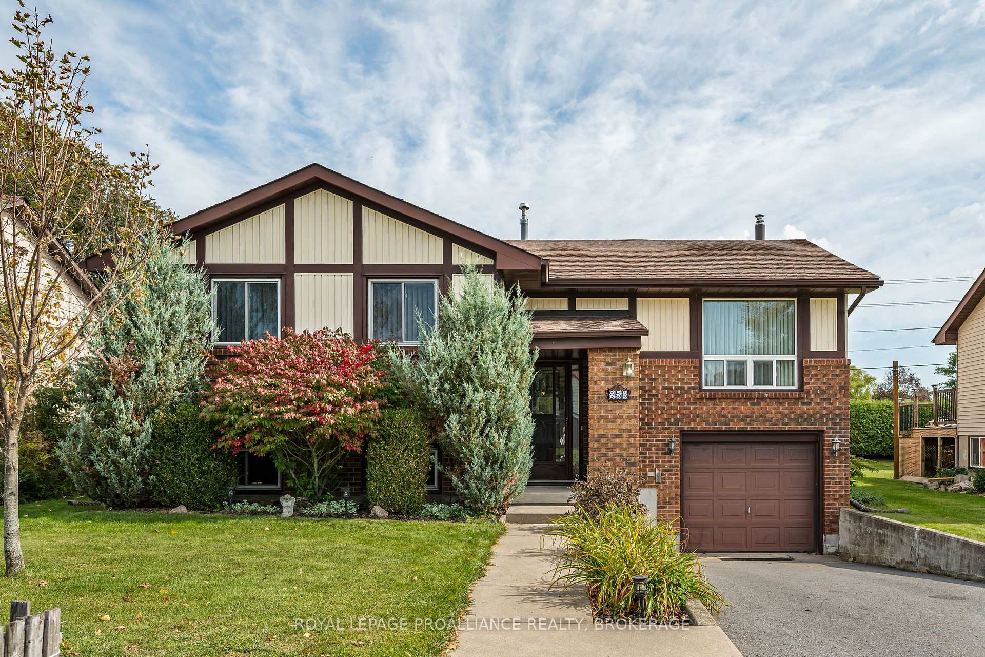 Photo 2 of 956 Kenshaw Street, Kingston, North of Taylor-Kidd Blvd — HOMEH