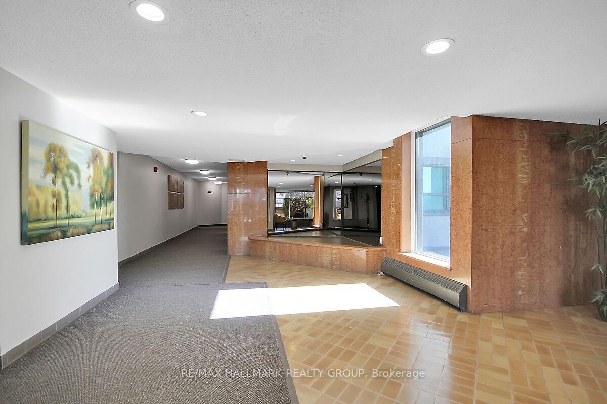Photo 3 of Unit 704, 555 Brittany Drive, Ottawa, Viscount Alexander Park — HOMEH