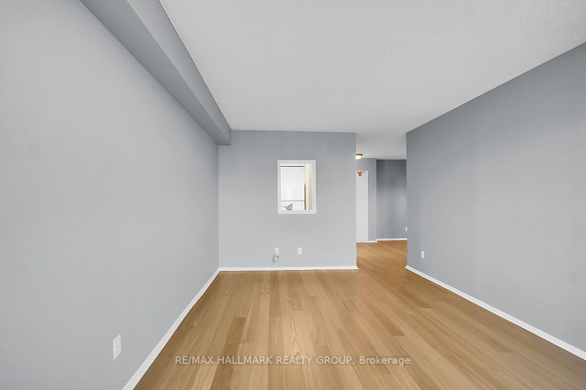 Photo 11 of Unit 704, 555 Brittany Drive, Ottawa, Viscount Alexander Park — HOMEH