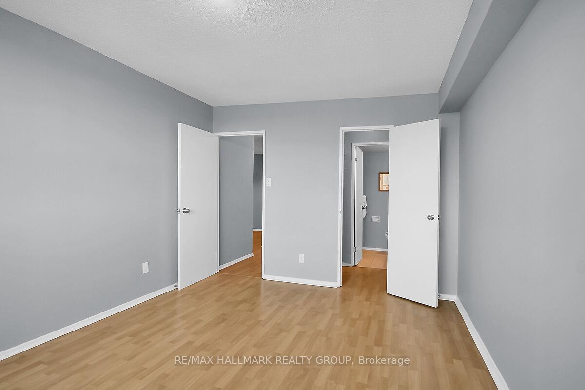 Photo 16 of Unit 704, 555 Brittany Drive, Ottawa, Viscount Alexander Park — HOMEH