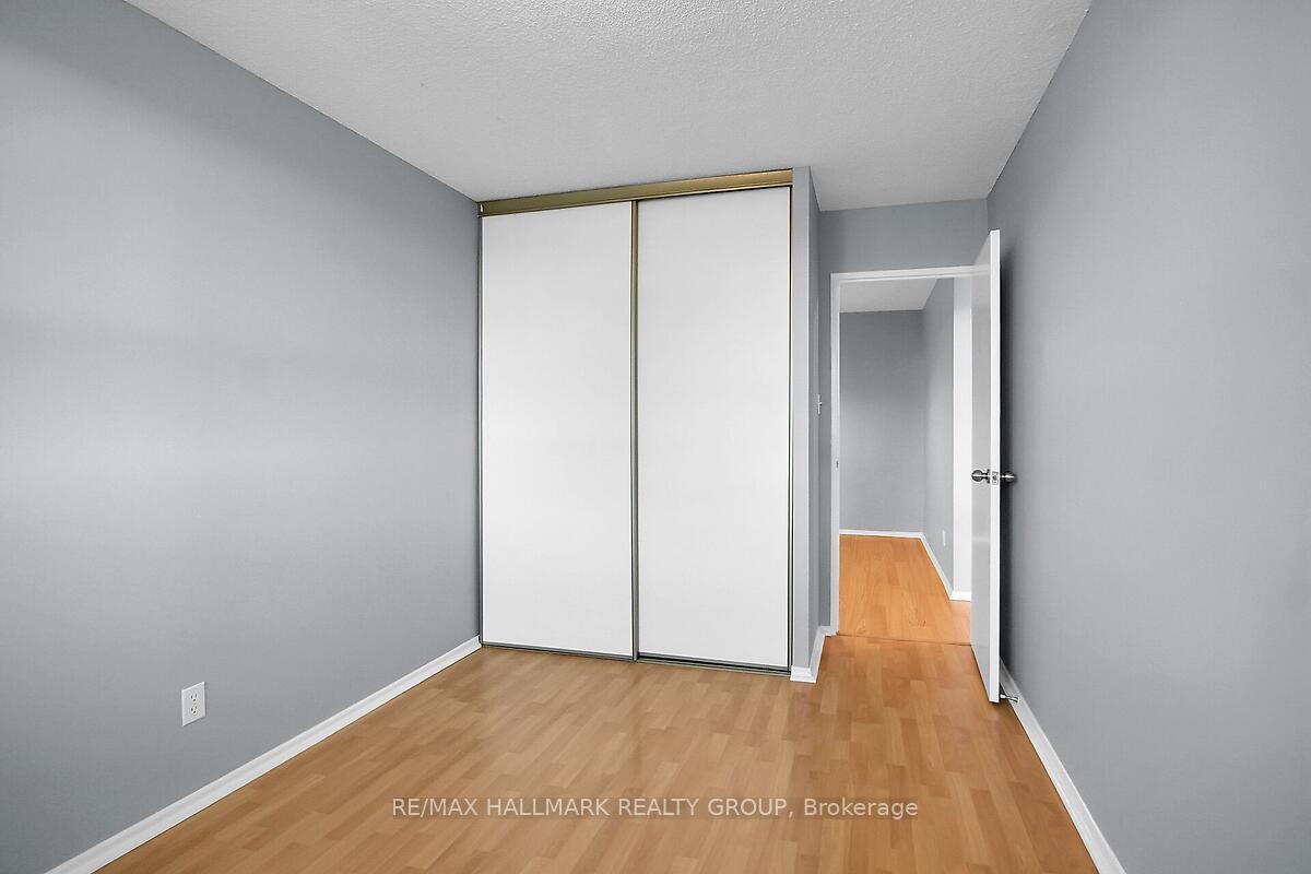 Photo 19 of Unit 704, 555 Brittany Drive, Ottawa, Viscount Alexander Park — HOMEH